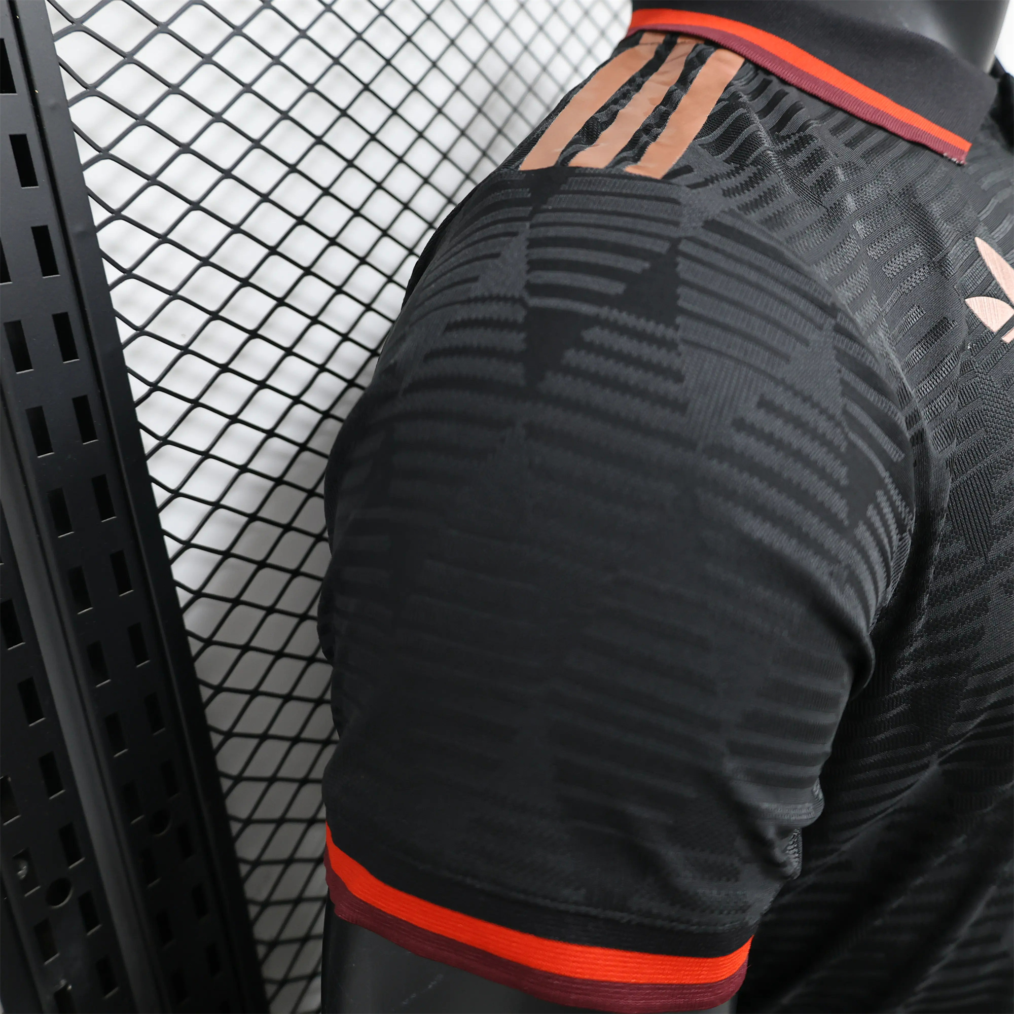 Bayern Munich 24-25 Black & Gold Training Jersey - Player Version:football jersey mysite: unitedjerseyfootball 邓江浪:football