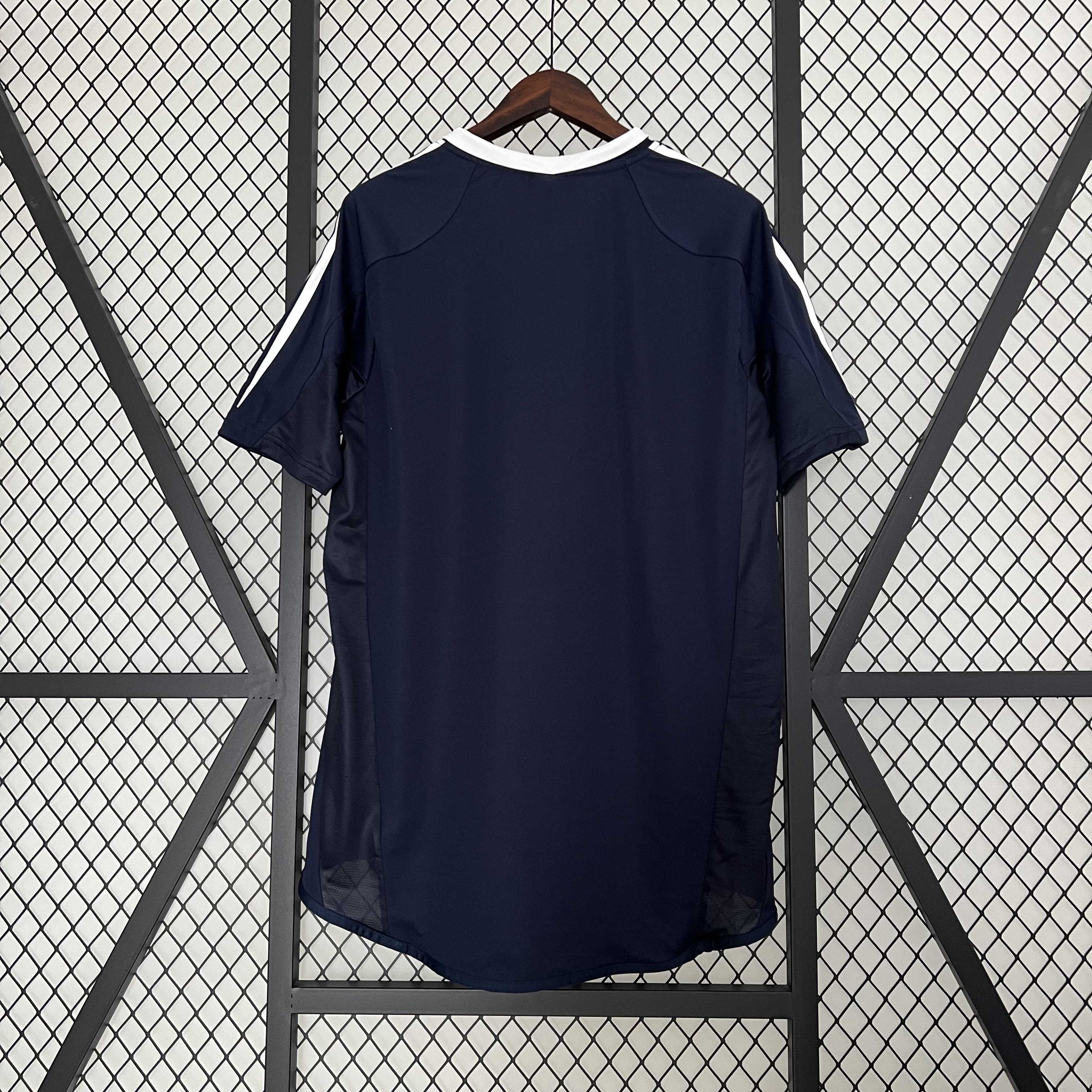 ManixJersey.com | Retro Real Madrid 04-05 Away Stadium Jersey -Customize Name, Number and Patch | Worldwide Shipping