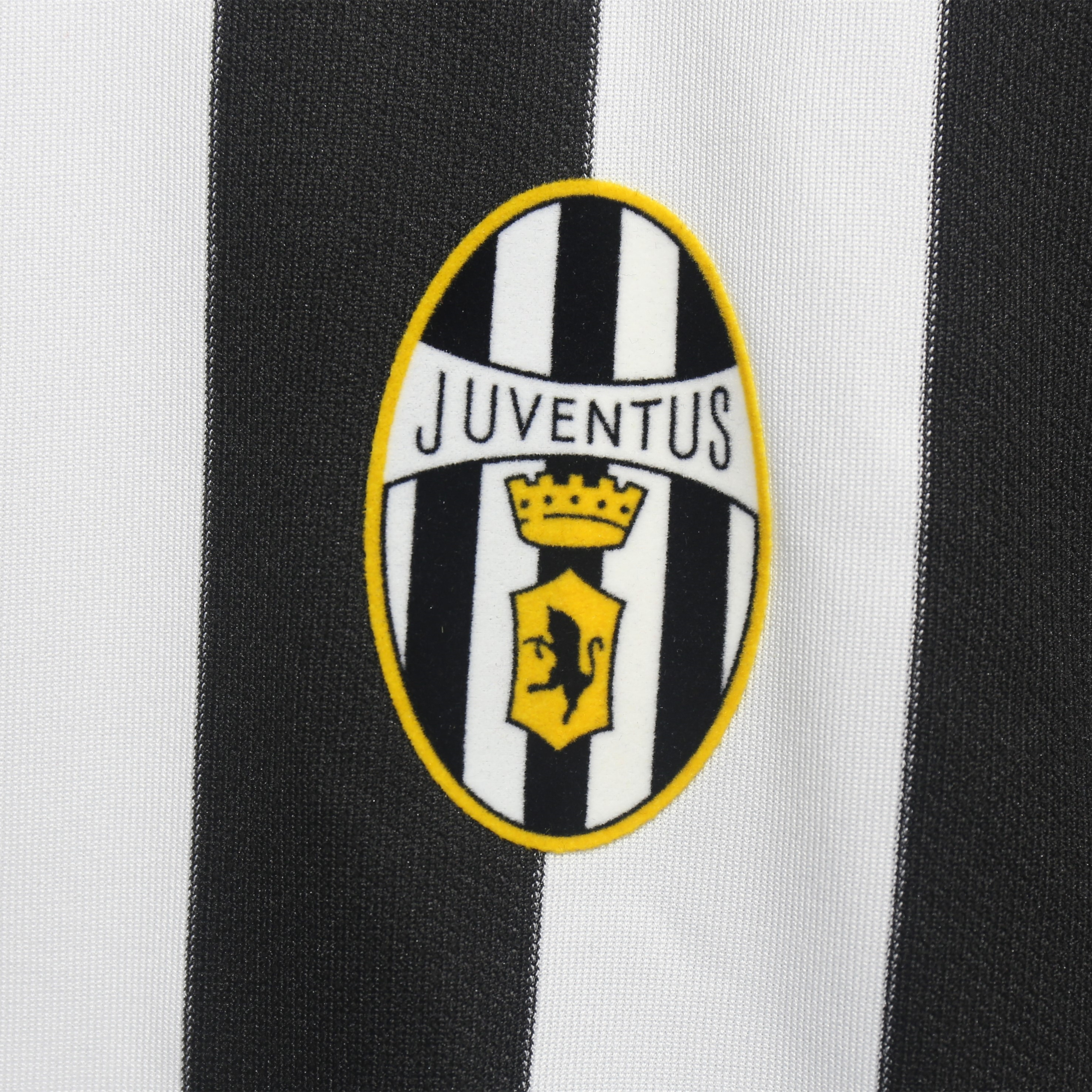 unitedfutballjersey-Juventus 24-25 Trefoil Vintage Unsponsored Special Jersey