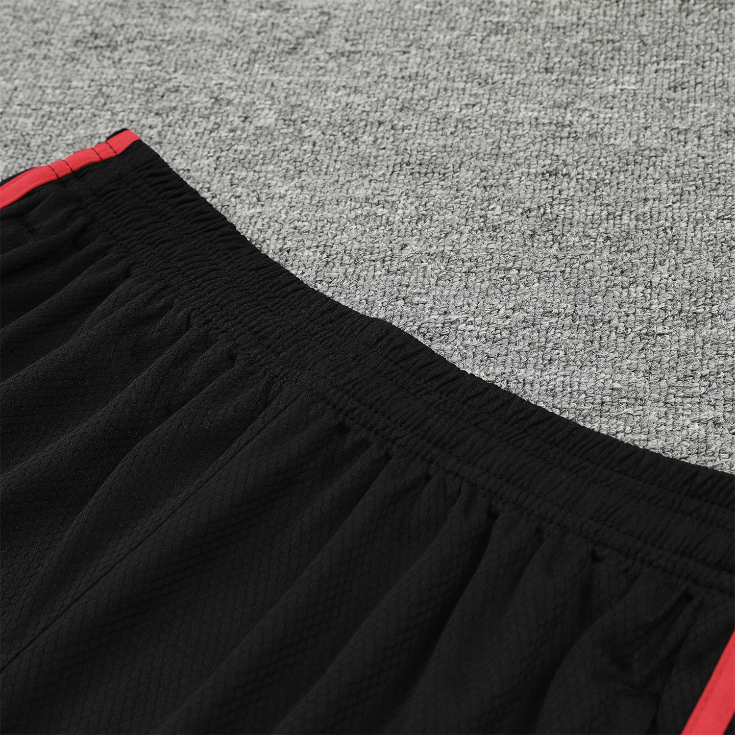 Bayern Munich 23-24 Black & Red Training Vest Suit:football jersey mysite: unitedjerseyfootball 邓江浪:football