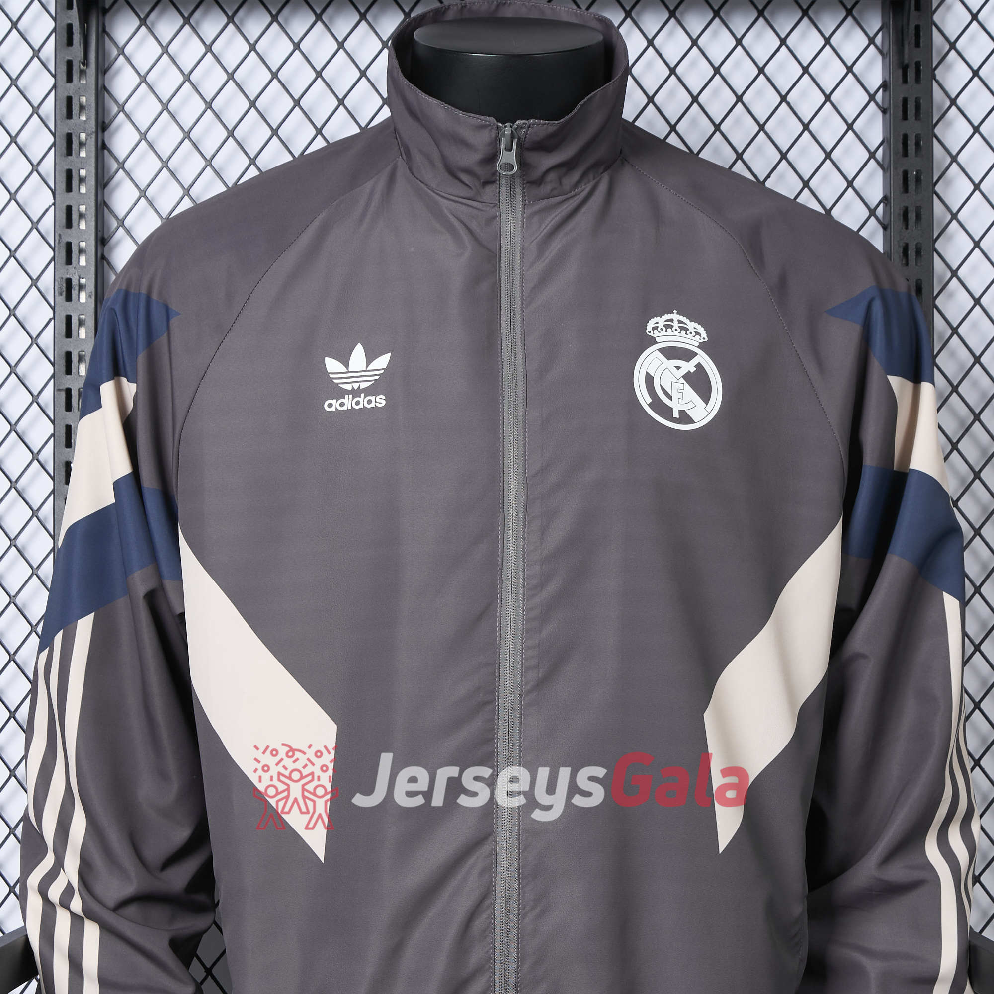 JerseysGala.com | Real Madrid 24-25 Throwback Windbreaker Jacket - Grey -Customize Name, Number and Patch | Worldwide Shipping