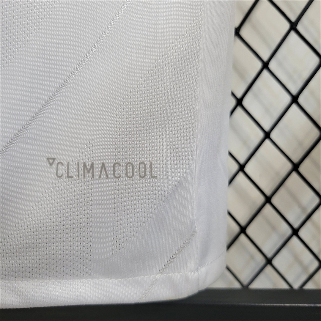 ManixJersey.com | Retro Real Madrid 17-18 Home Long Sleeve Jersey - with Champions League Final Final -Customize Name, Number and Patch | Worldwide Shipping