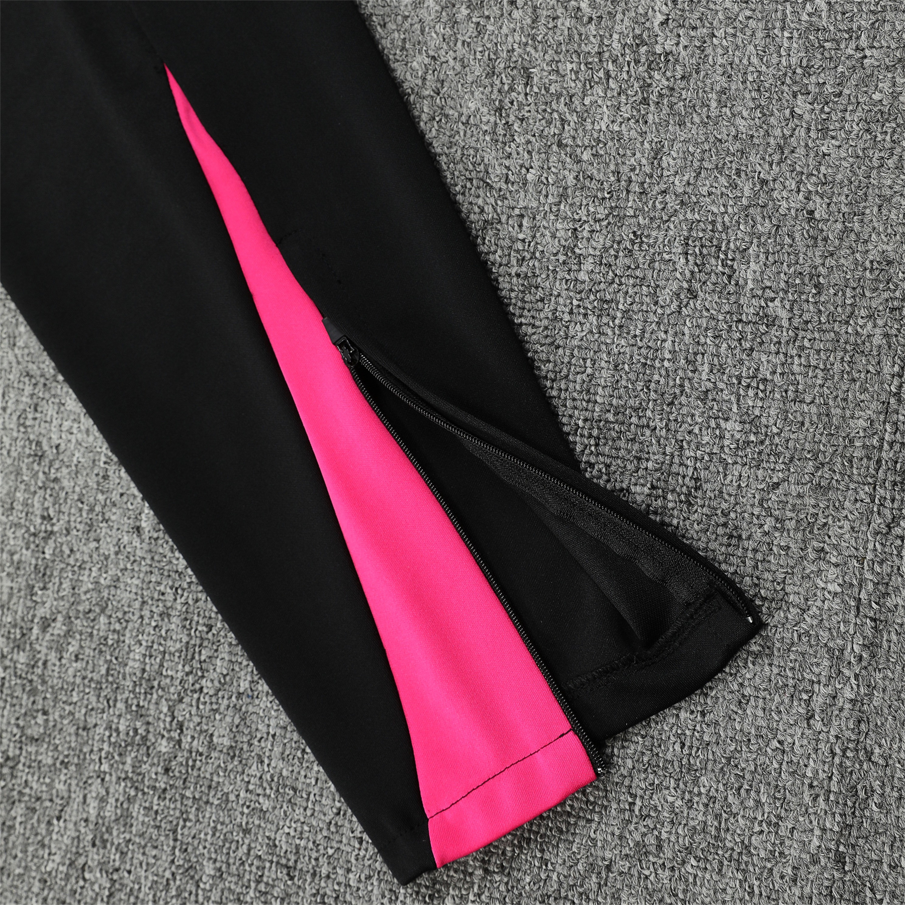 ManixJersey.com | C.H.E.L.S.E.A 24-25 Training Hoodie Set - Pink Hoodie and Black Pants -Customize Name, Number and Patch | Worldwide Shipping