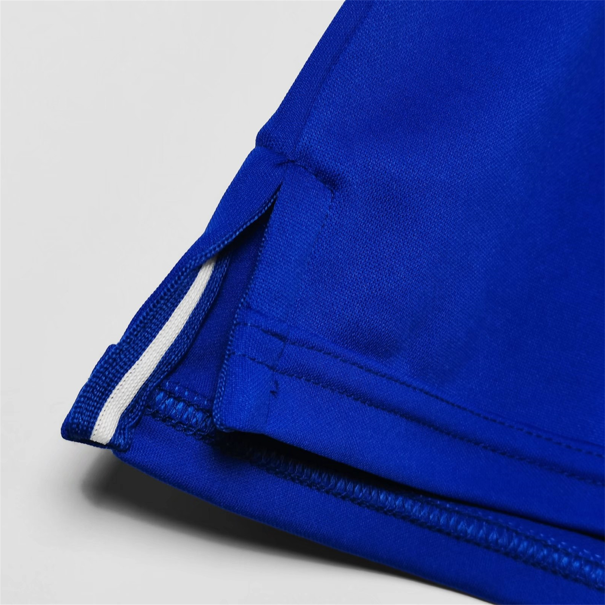 ManixJersey.com | Retro C.H.E.L.S.E.A 1999-01 Home Stadium Jersey -Customize Name, Number and Patch | Worldwide Shipping