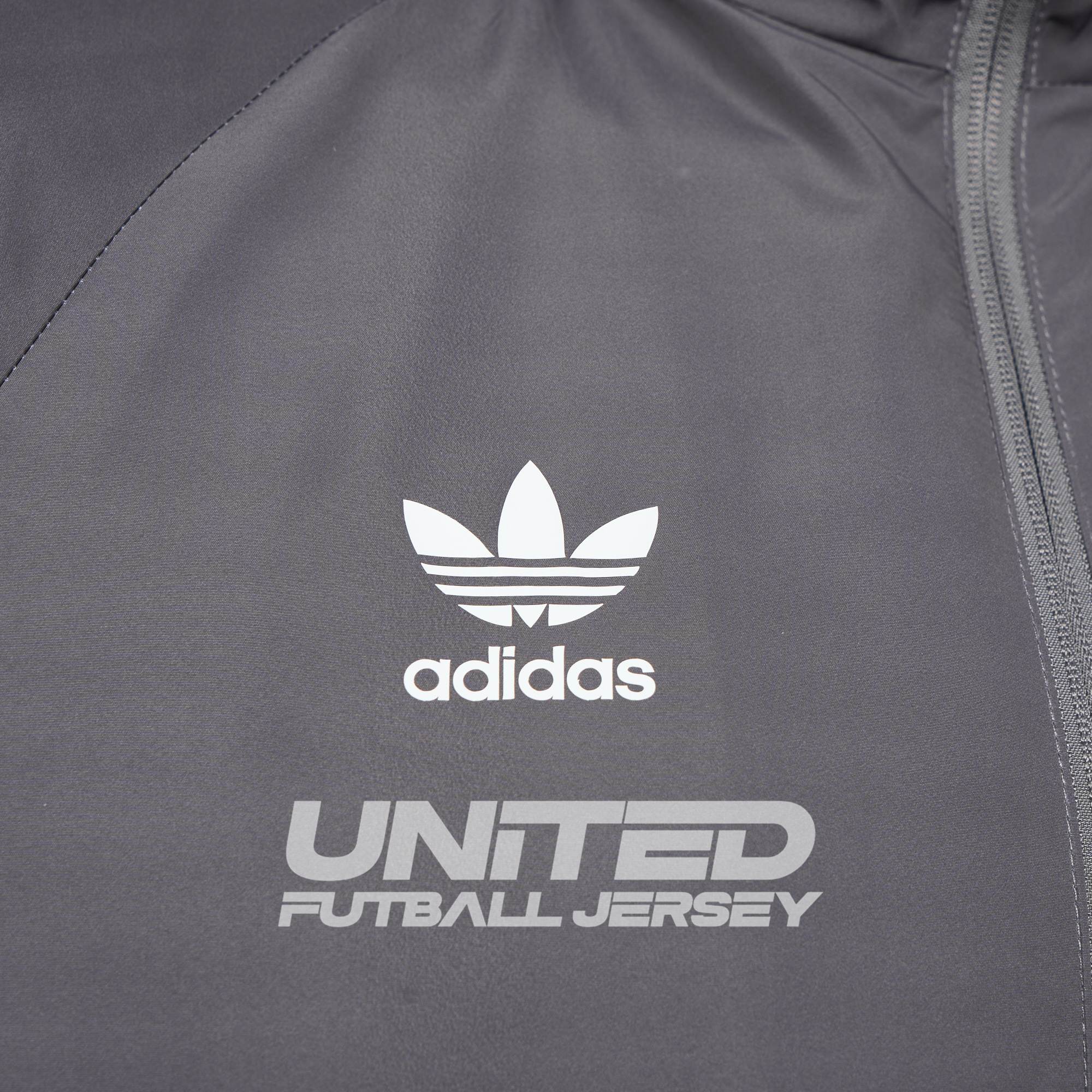 foot-Real Madrid 24-25 Throwback Windbreaker Jacket - Grey