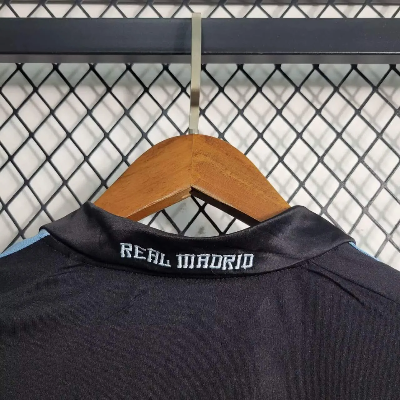 SIUjerseys-Retro Real Madrid 09-10 Away Stadium Jersey