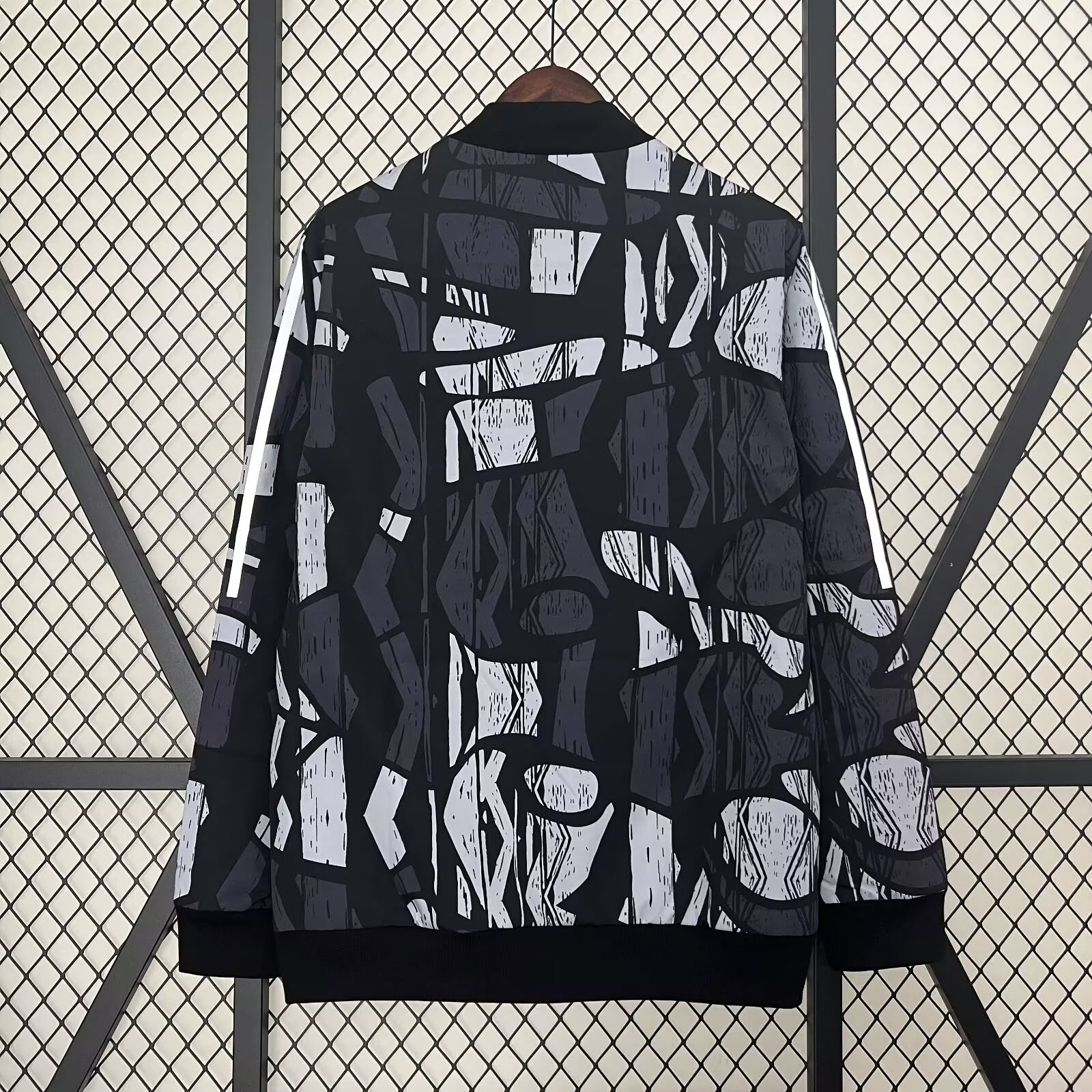 ManixJersey.com | Arsenal 24-25 Black Windbreaker Jacket -Customize Name, Number and Patch | Worldwide Shipping