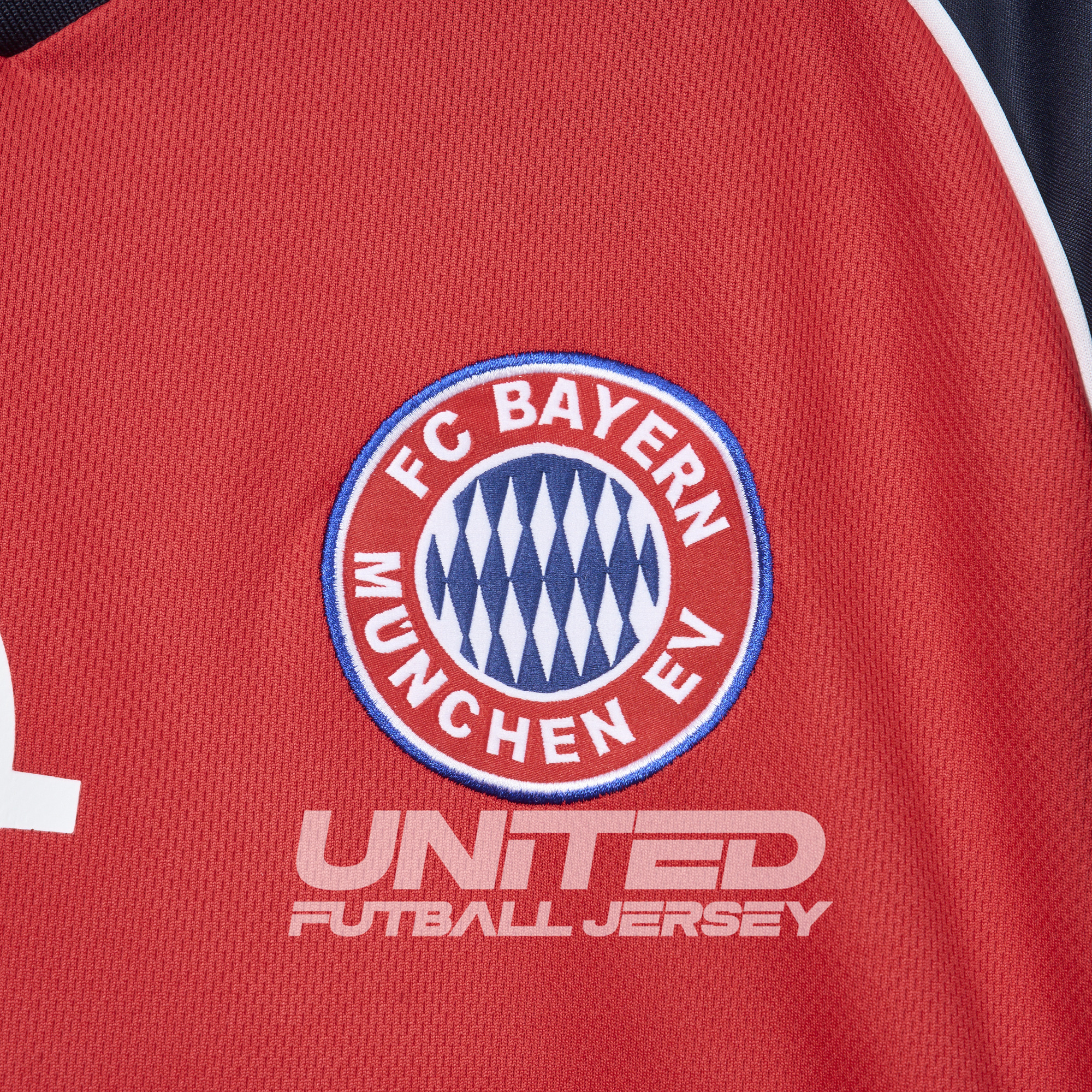 foot-Retro Bayern Munich 2000-01 Home Long Sleeve Jersey