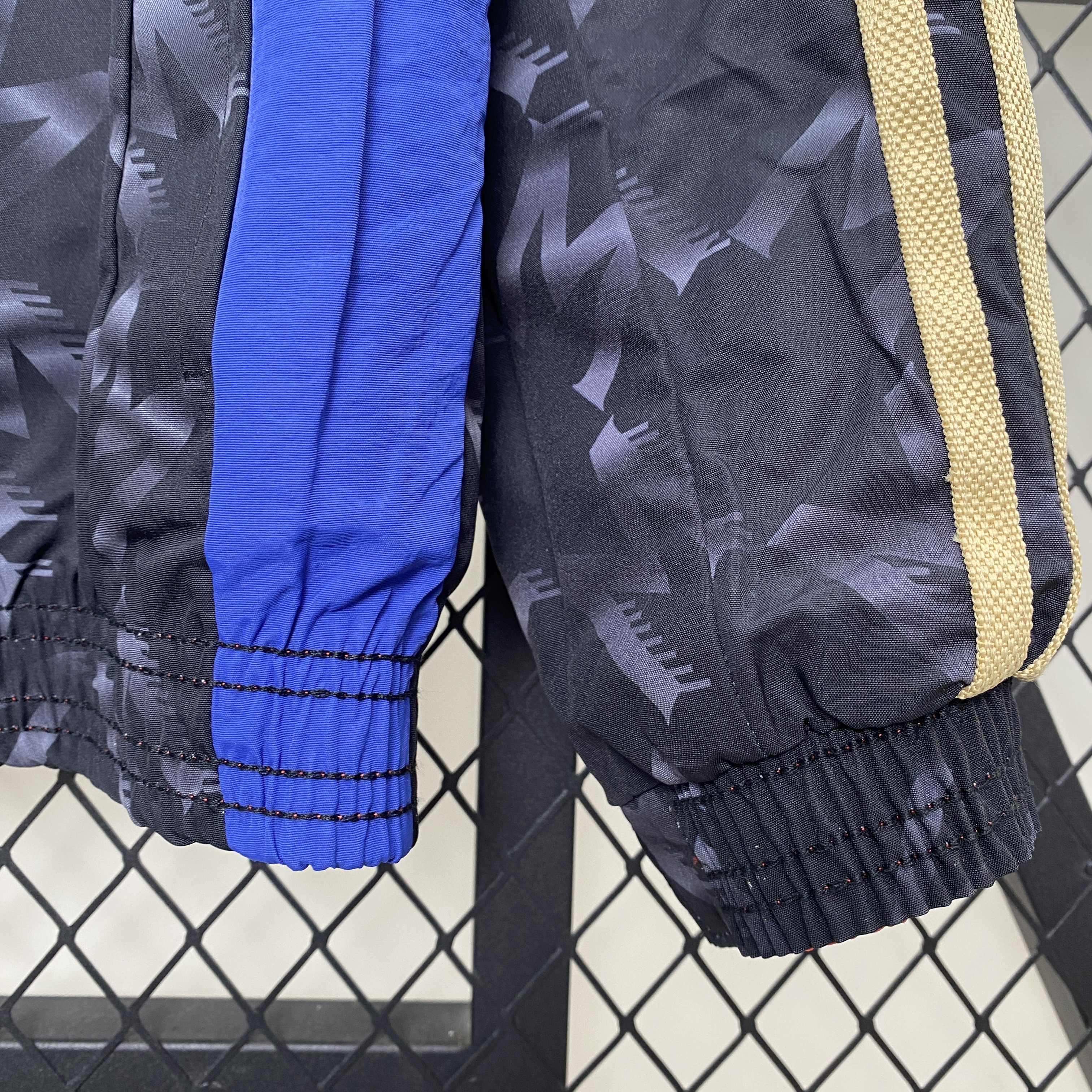 unitedfutballjersey-Manchester United 24-25 Double Sided Reversible Windbreaker - Home & Away Jersey Style