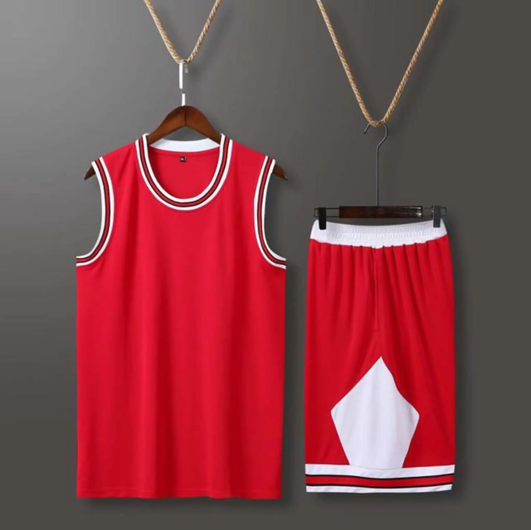 GEEK BAR-https://www.hot-toy.com/