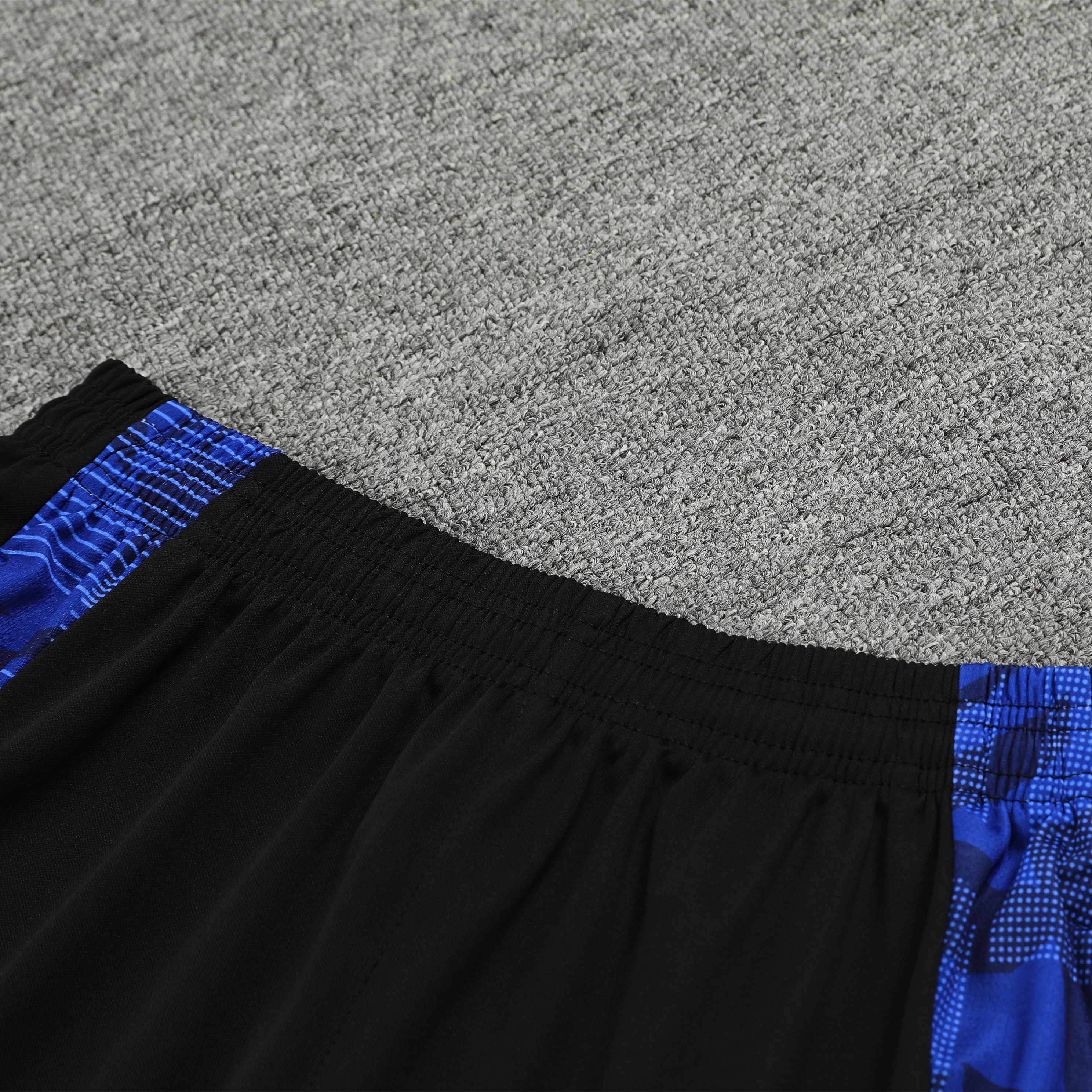 ManixJersey.com | Manchester United 24-25 Short-Sleeve Training Set - Pink Top and Black Shorts -Customize Name, Number and Patch | Worldwide Shipping