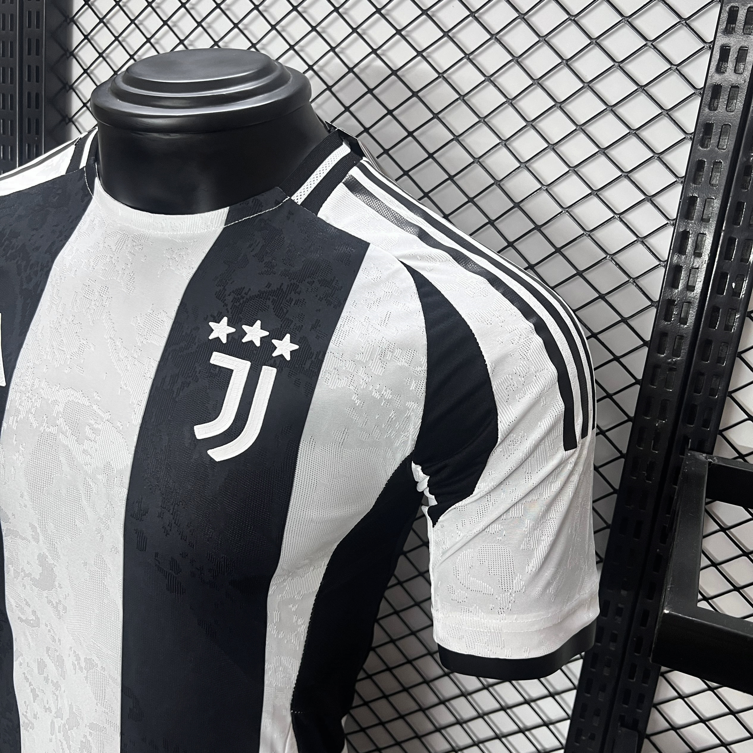 ManixJersey.com | Juventus 24-25 Home Stadium Jersey - Player Version -Customize Name, Number and Patch | Worldwide Shipping
