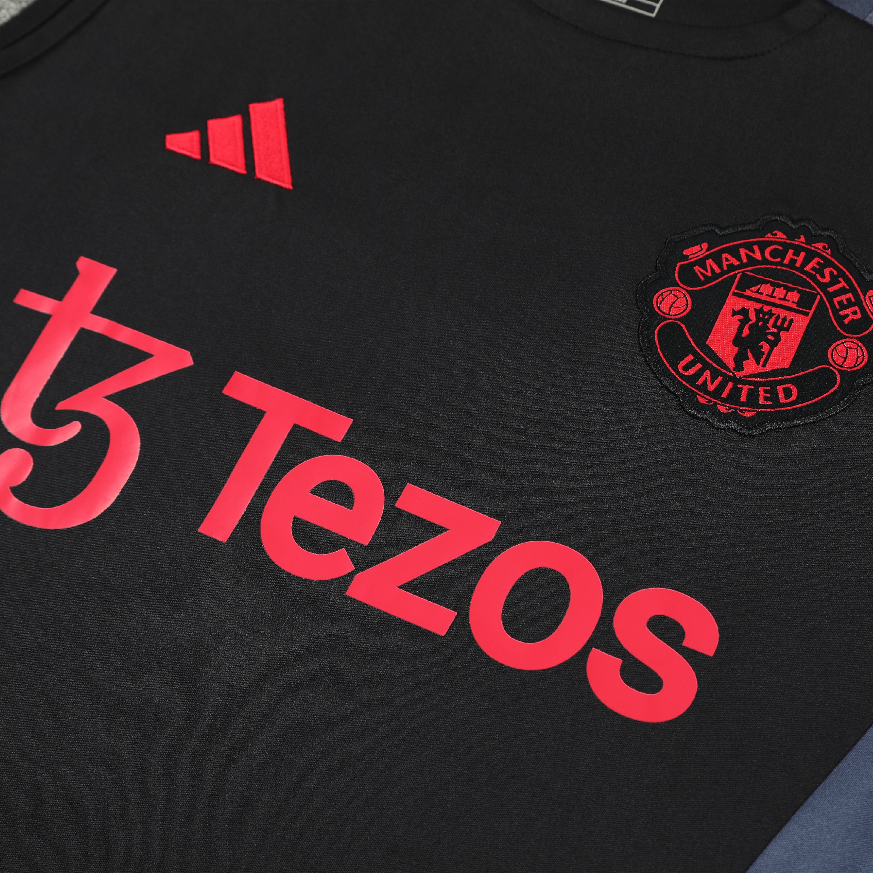 ManixJersey.com | Manchester United 24-25 Vest Training Set - Black -Customize Name, Number and Patch | Worldwide Shipping