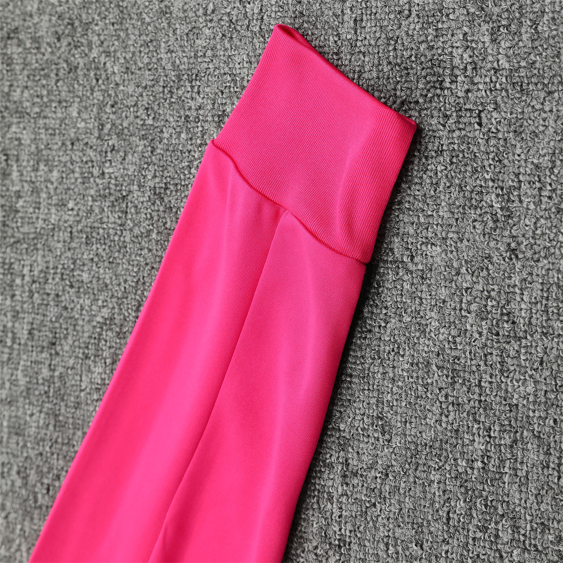 ManixJersey.com | C.H.E.L.S.E.A 24-25 Training Hoodie Set - Pink Hoodie and Black Pants -Customize Name, Number and Patch | Worldwide Shipping