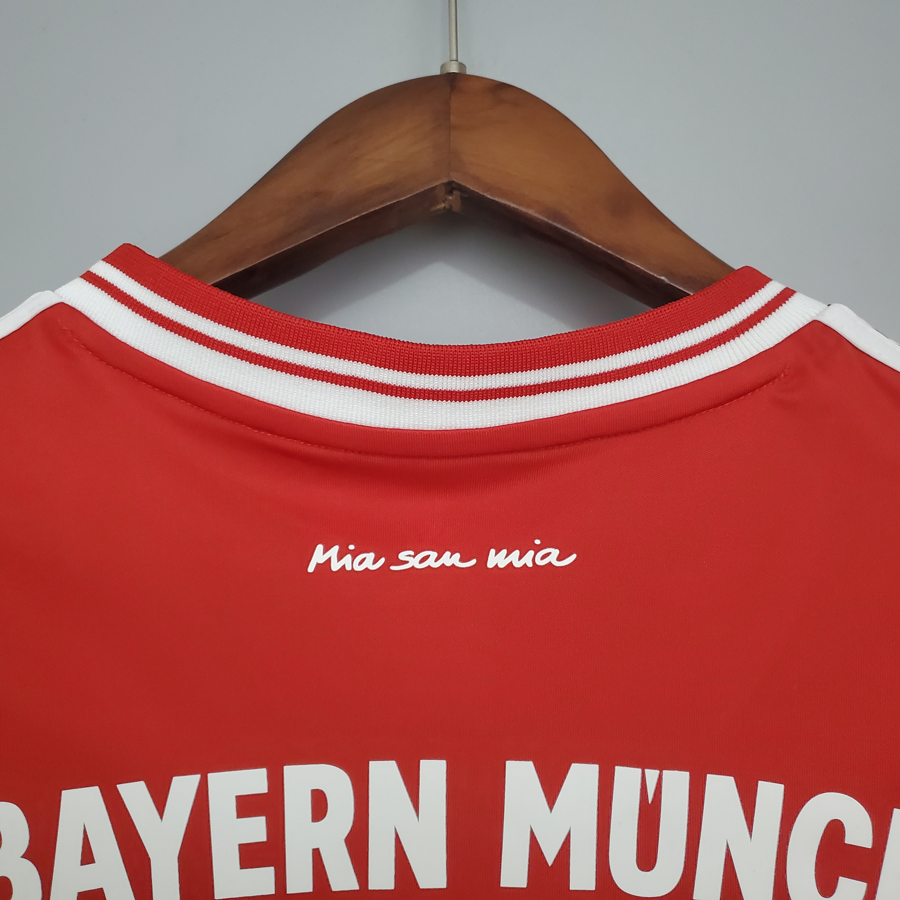 SIUjerseys-Retro Bayern Munich 13-14 Champions League Final Home Stadium Jersey