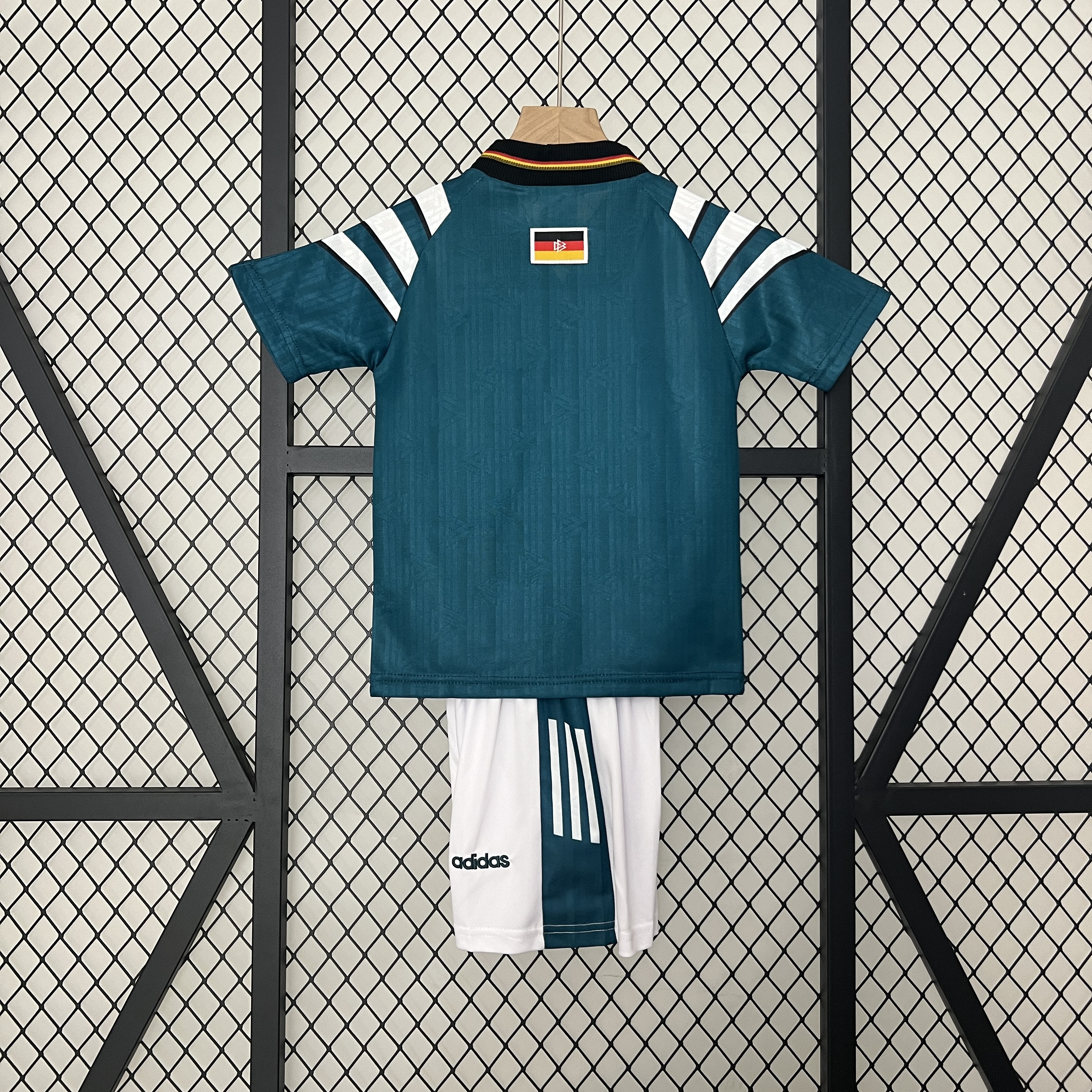 unitedfutballjersey-Retro Germany 1996 Away Stadium Kids Kit