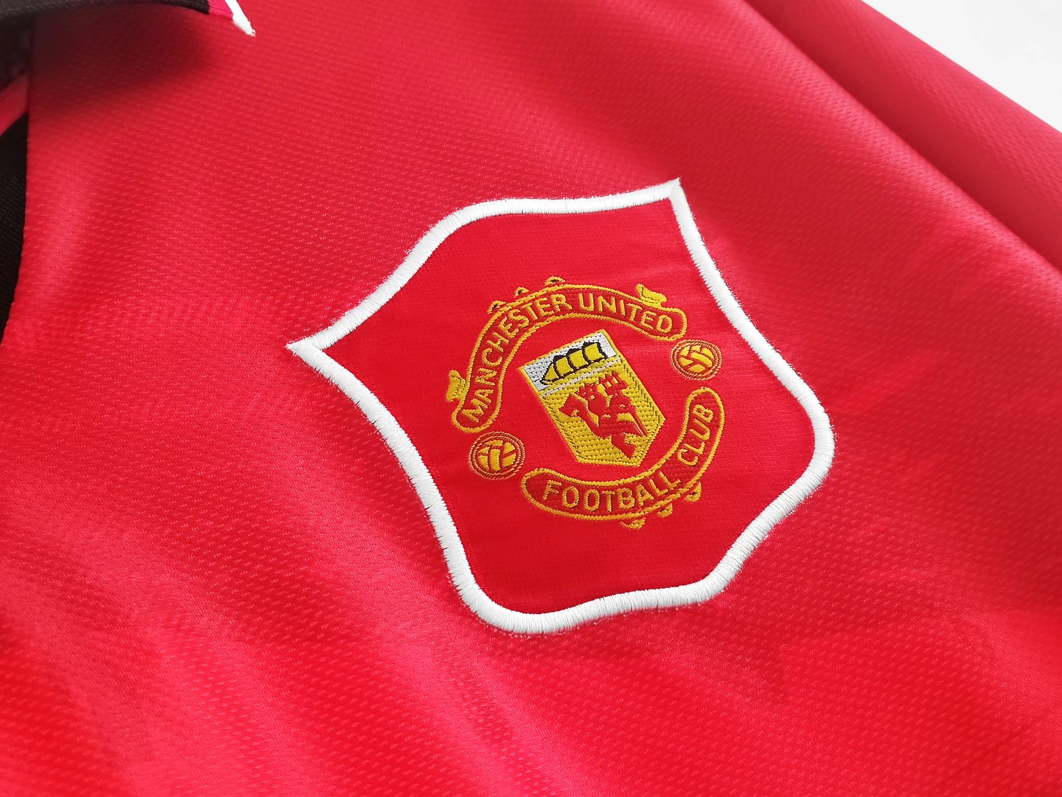 ManixJersey.com | Retro Manchester United 94-96 Home Long Sleeve Jersey -Customize Name, Number and Patch | Worldwide Shipping
