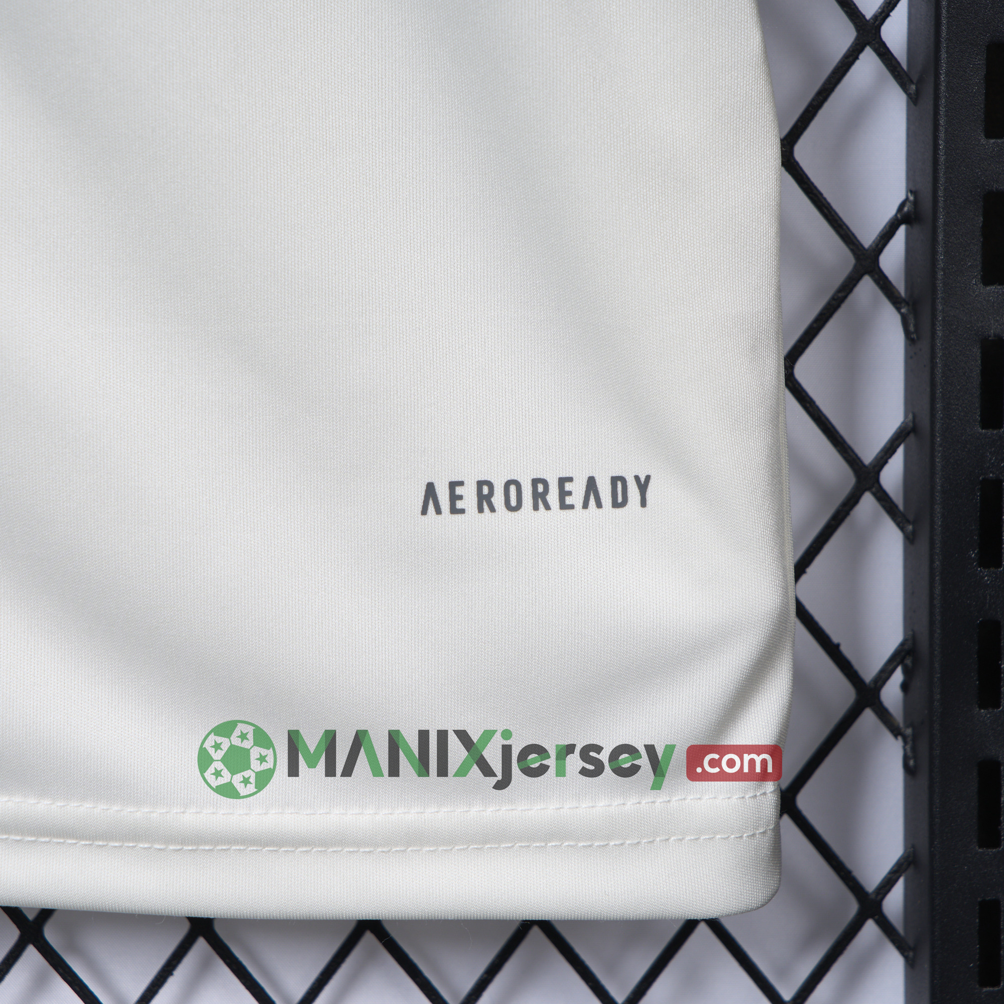ManixJersey.com | Real Madrid 24-25 Throwback Originals T-Shirt - White -Customize Name, Number and Patch | Worldwide Shipping