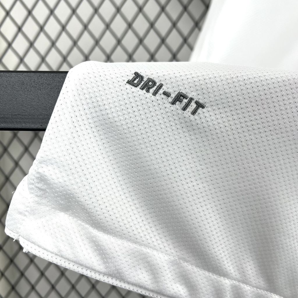 unitedfutballjersey-Retro Juventus 2010-11 Away Jersey