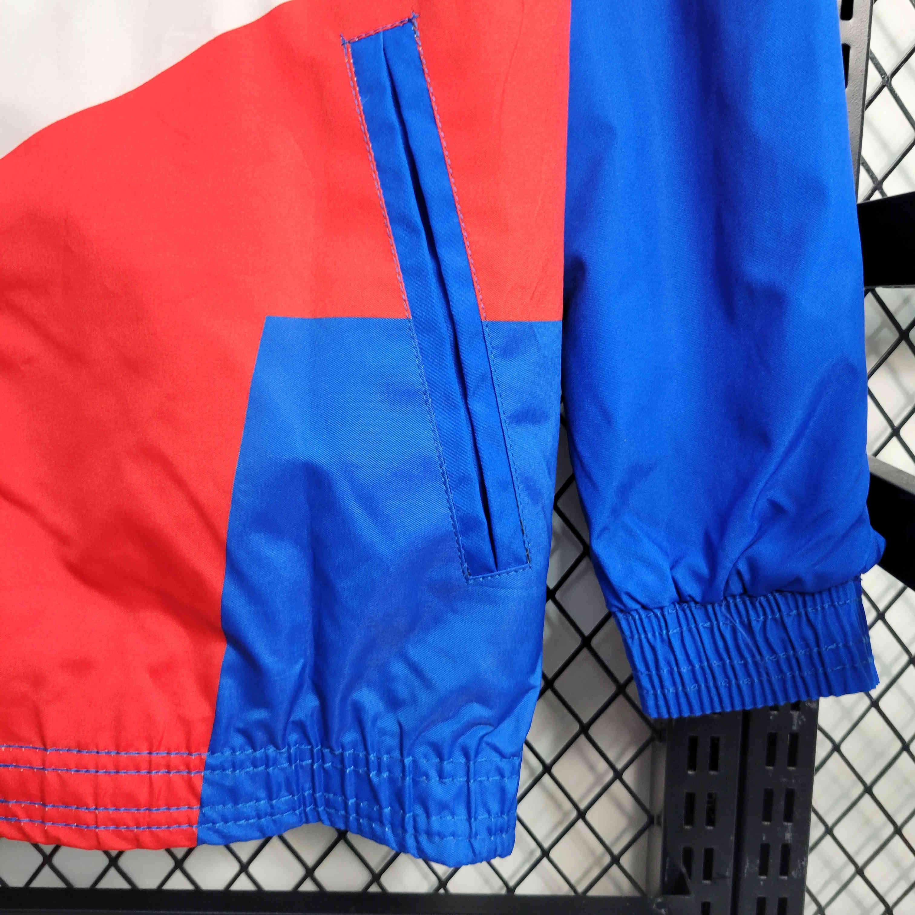 Bayern Munich 23-24 Blue Reversible Windbreaker:football jersey mysite: unitedjerseyfootball 邓江浪:football