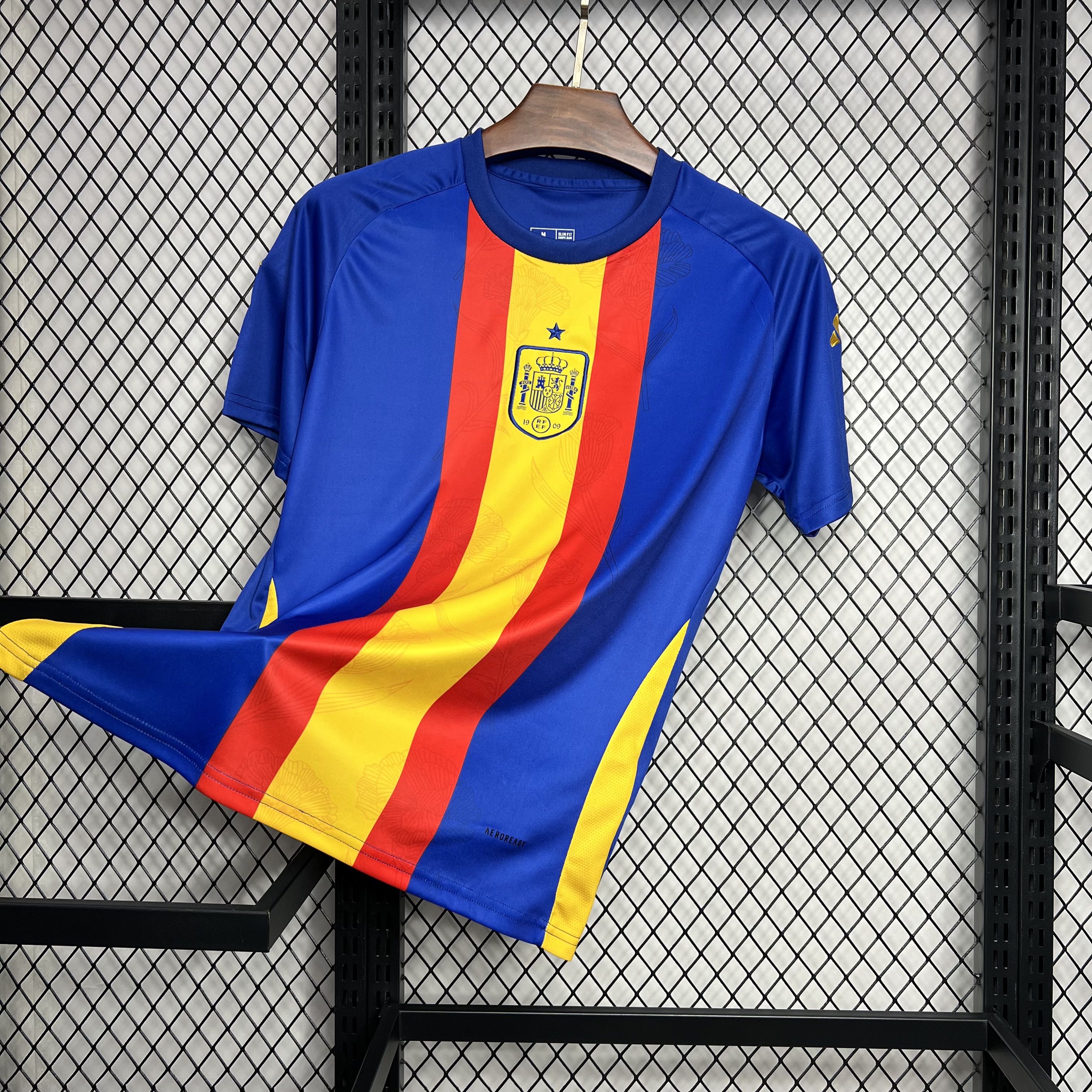 Spain 2024 Pre-Match Training Jersey - Fans Version:football jersey mysite: unitedjerseyfootball 邓江浪:football