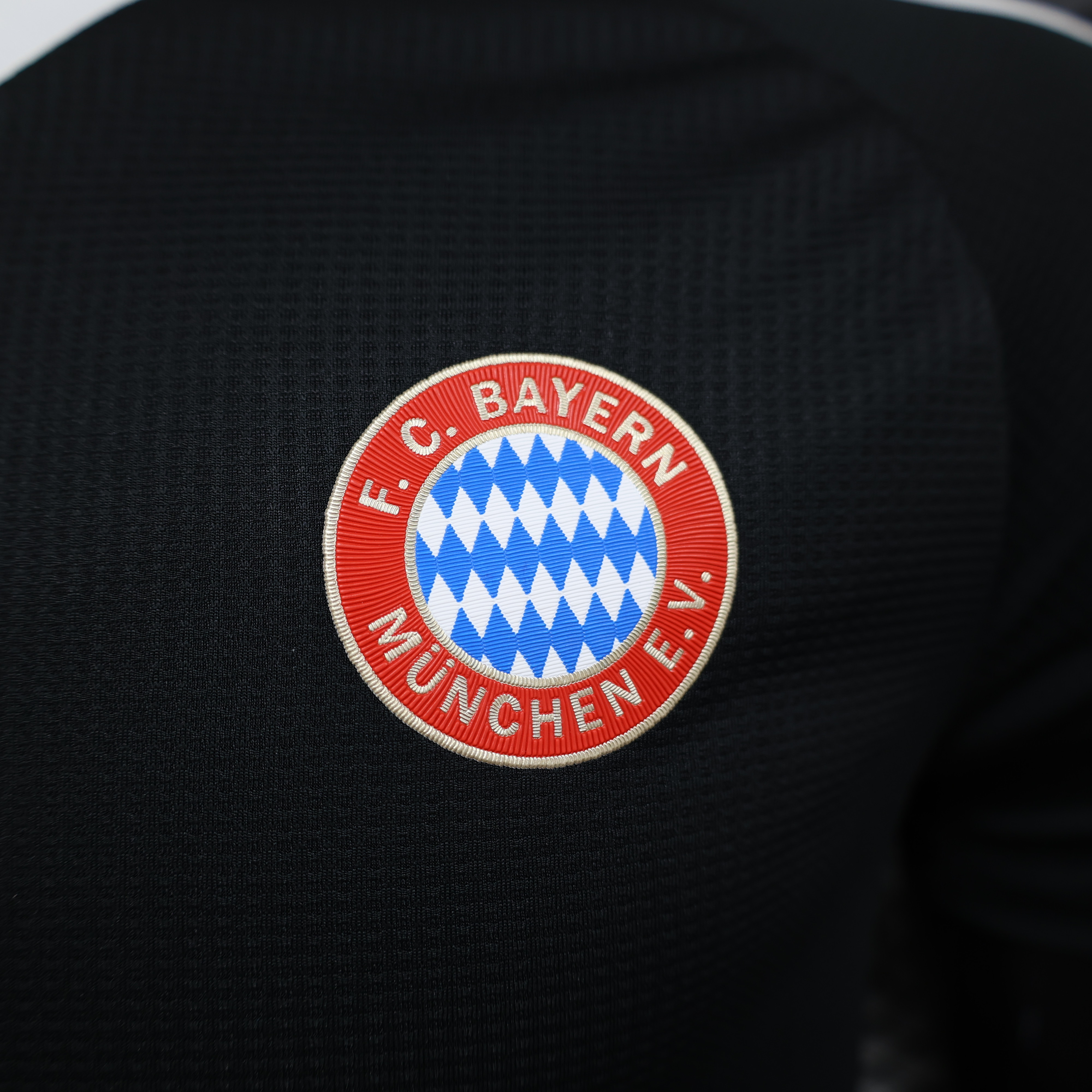 SIUjerseys-Bayern Munich 24-25 Third Goalkeeper Black Jersey - Player Version