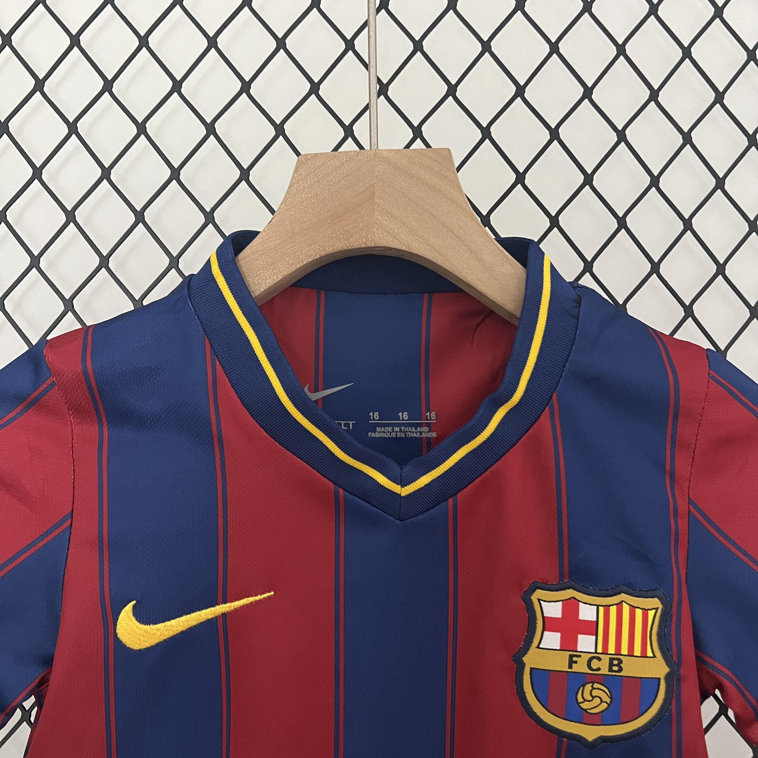 ManixJersey.com | Retro Barcelona 2009-10 Home Stadium Kids Kit -Customize Name, Number and Patch | Worldwide Shipping
