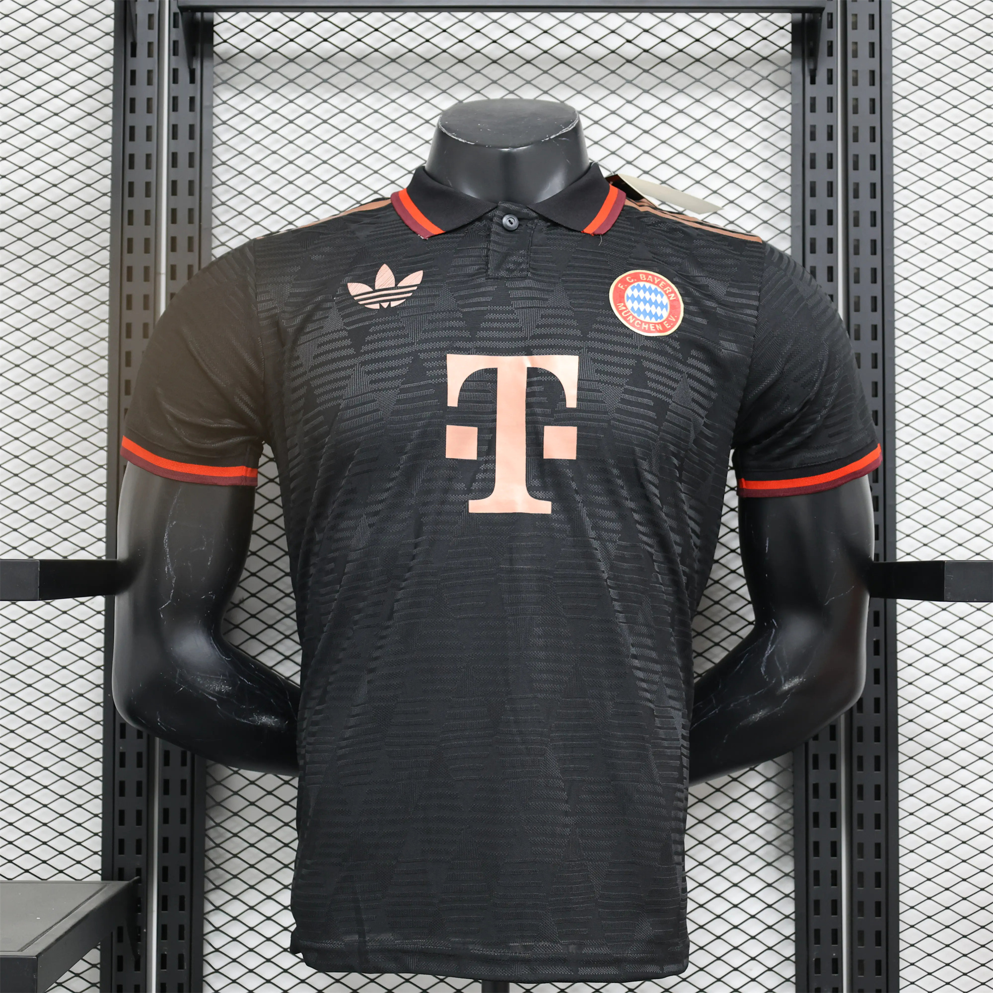 Bayern Munich 24-25 Black & Gold Training Jersey - Player Version:football jersey mysite: unitedjerseyfootball 邓江浪:football