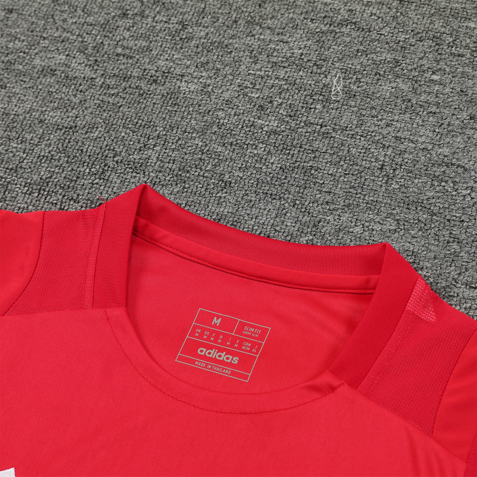 ManixJersey.com | Manchester United 24-25 Vest Training Set - Red -Customize Name, Number and Patch | Worldwide Shipping