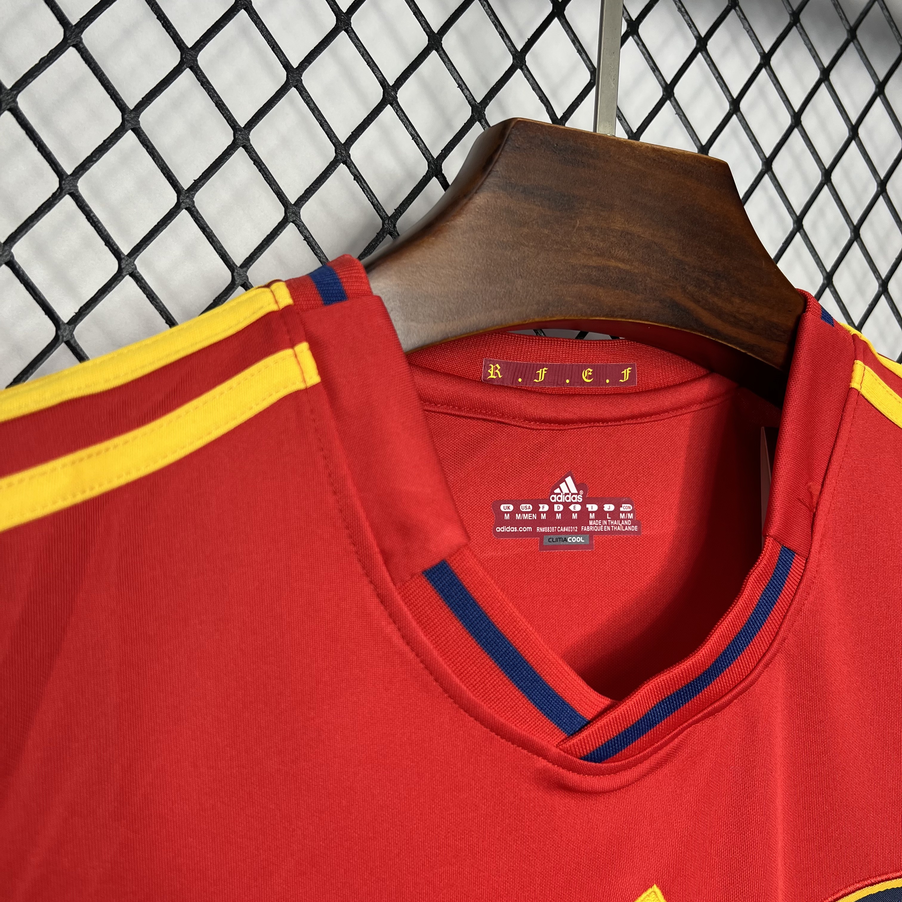 ManixJersey.com | Retro Spain 2010 Home Stadium Jersey -Customize Name, Number and Patch | Worldwide Shipping
