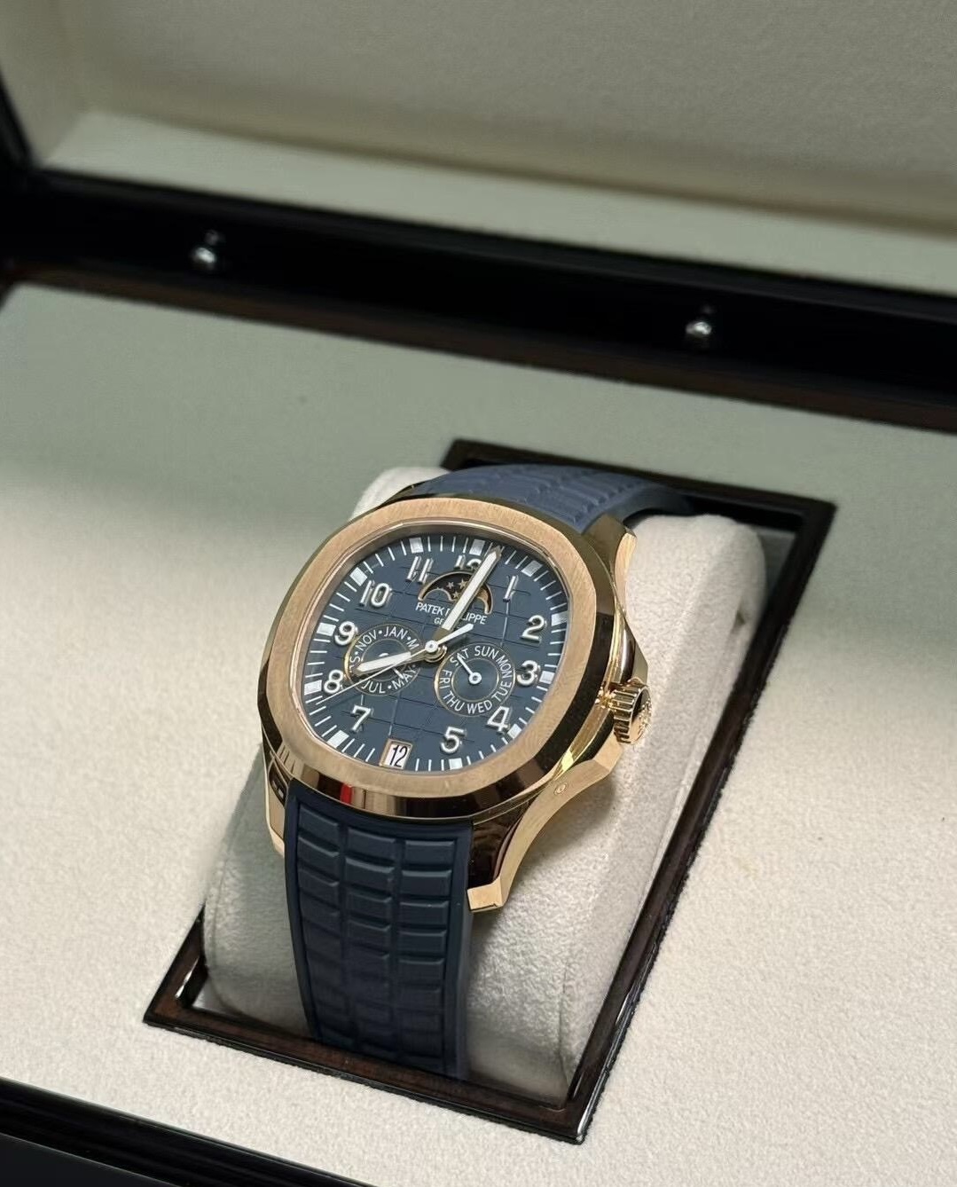 brand Patek Philippe AQUANAUT 5261R Top Swiss movement luxury watch for sale – NeveReL