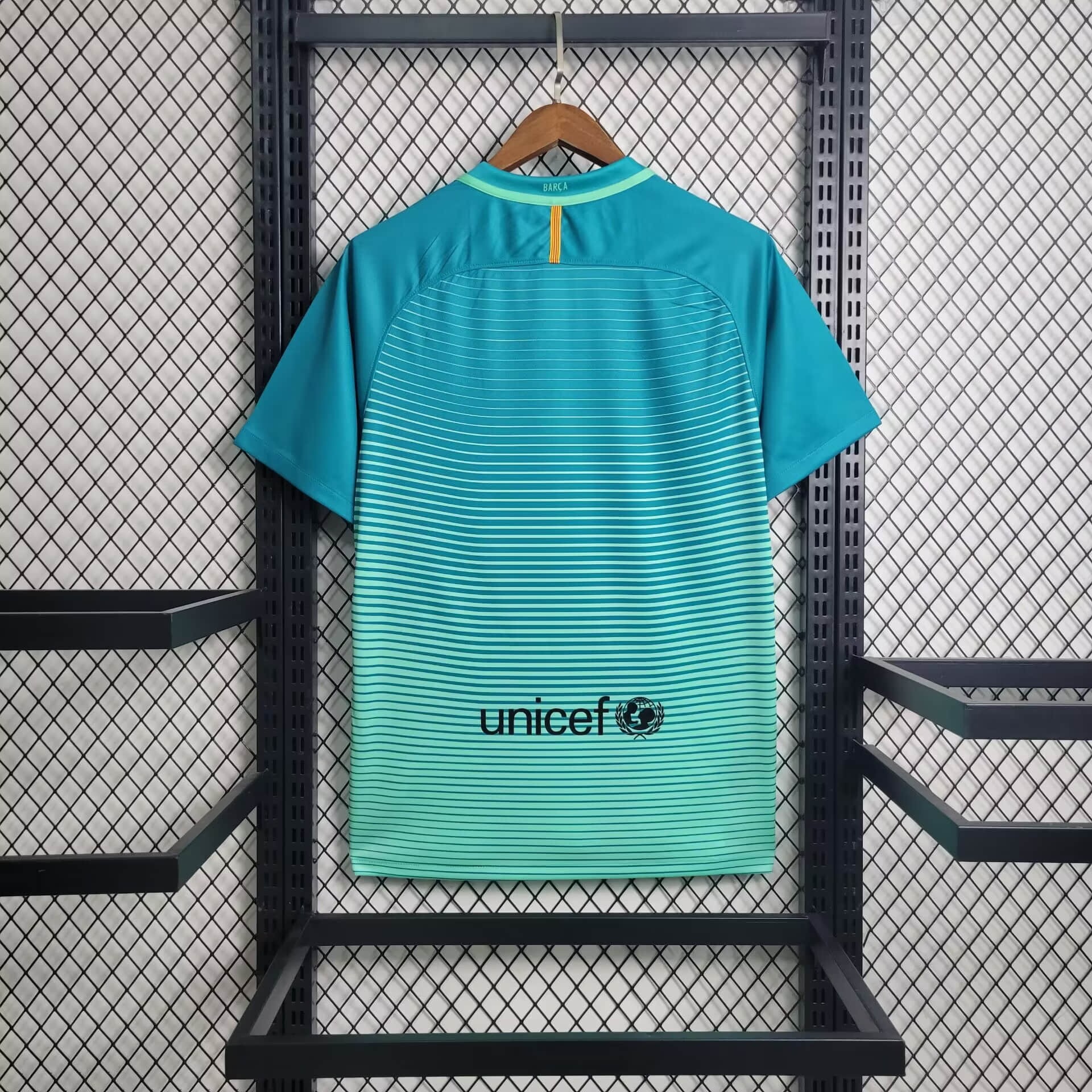 SIUjerseys-Retro Barcelona 16-17 Third Jersey