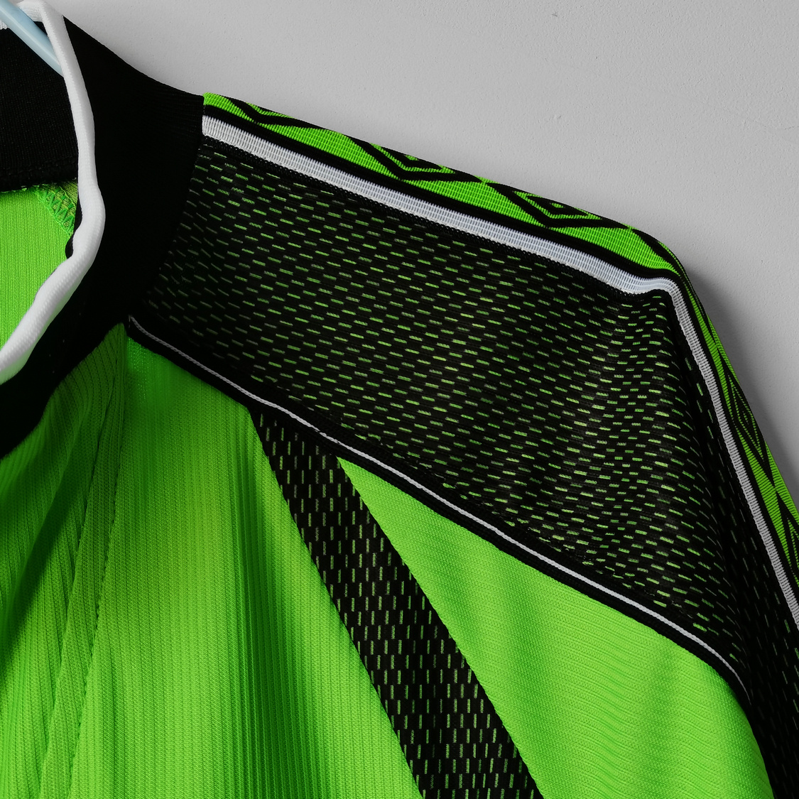 SIUjerseys-Retro Manchester United 98-99 Green Goalkeeper Long Sleeve Jersey