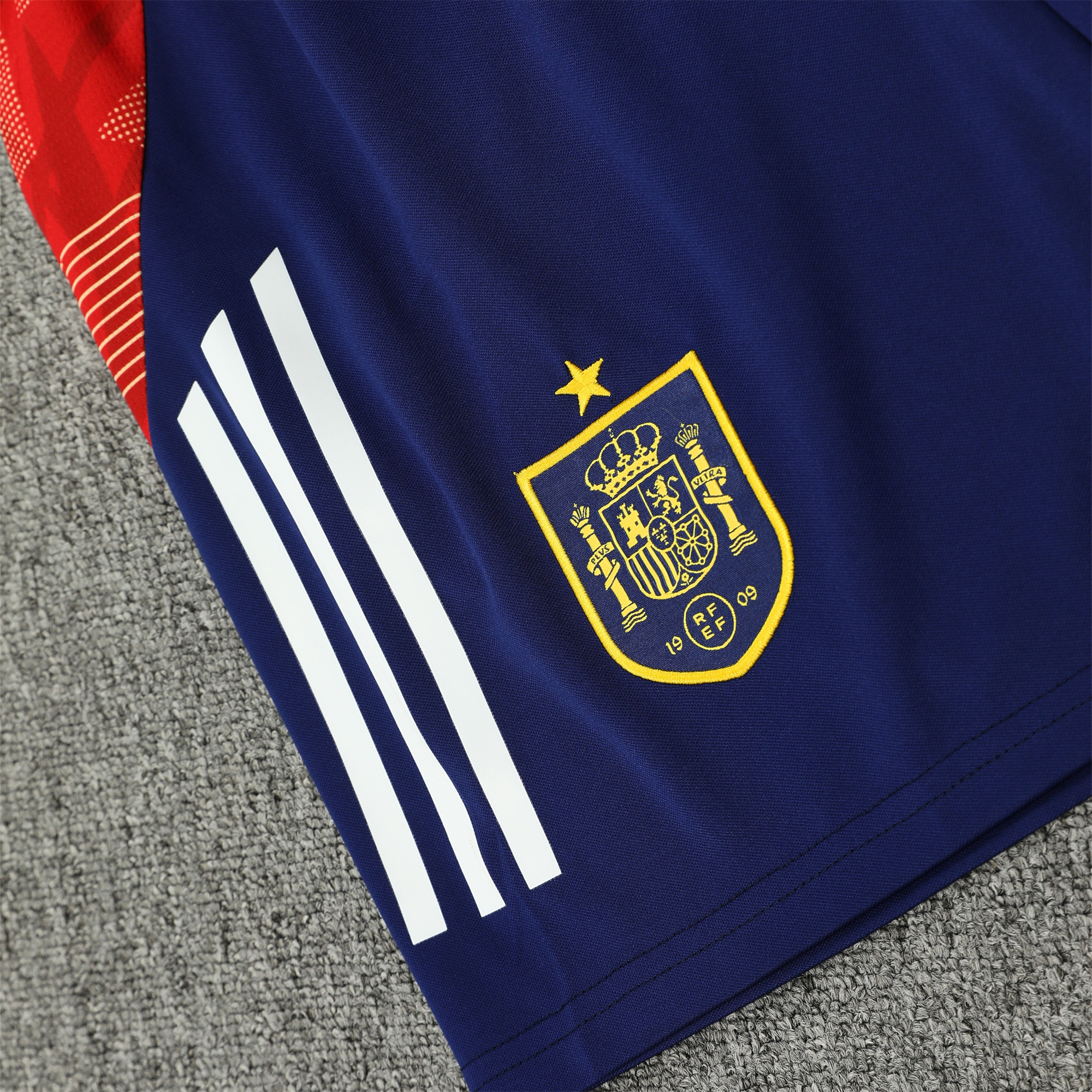 ManixJersey.com | Spain 24-25 Vest Training Set - Red -Customize Name, Number and Patch | Worldwide Shipping