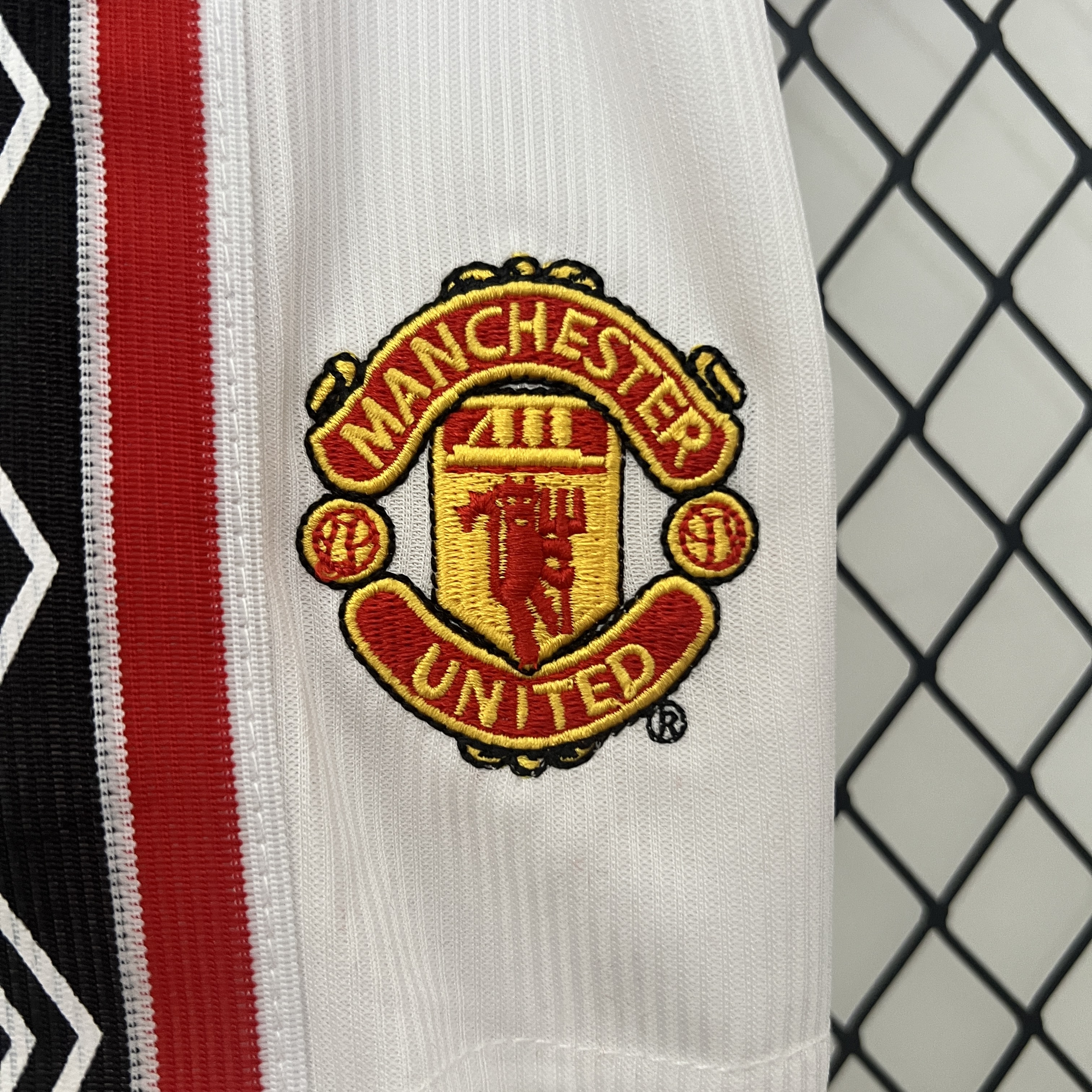 SIUjerseys-Retro Manchester United 1998-99 Home Stadium Kids Kit