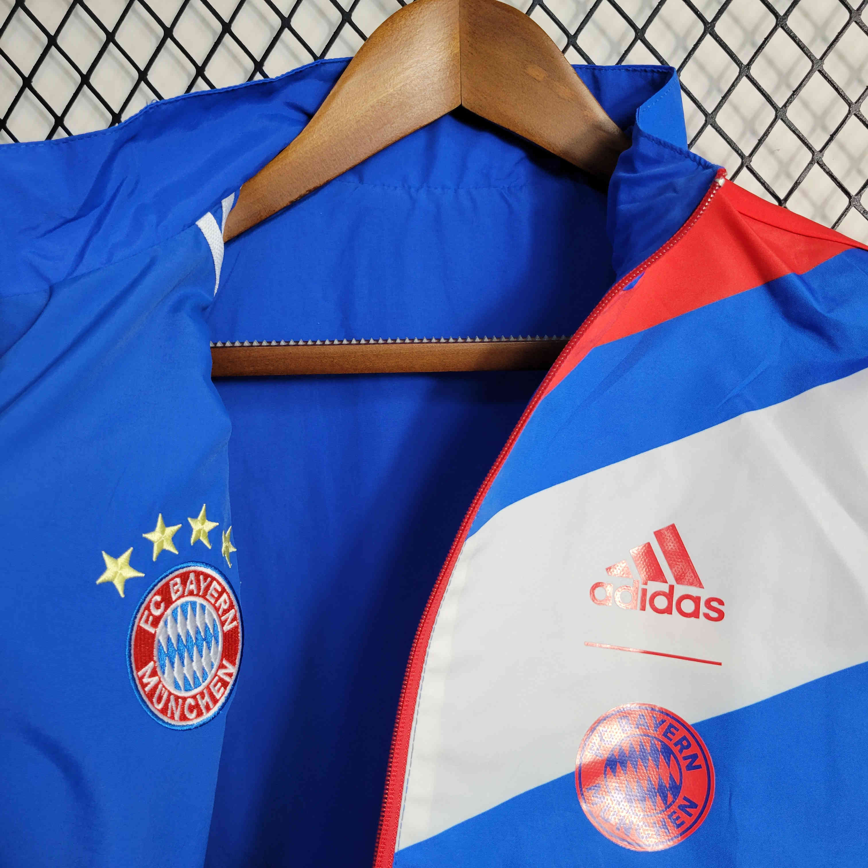 Bayern Munich 23-24 Blue Reversible Windbreaker:football jersey mysite: unitedjerseyfootball 邓江浪:football