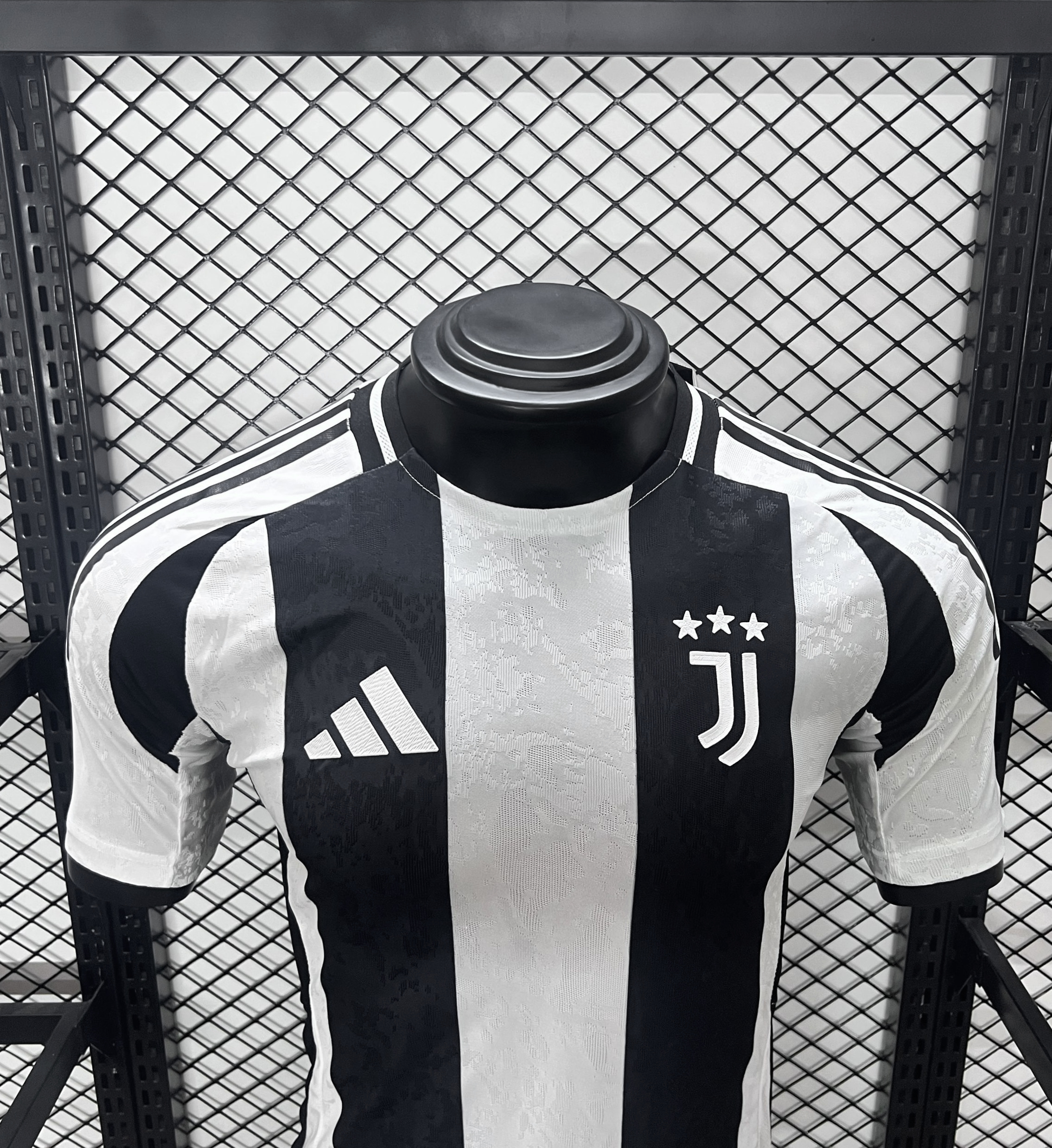 ManixJersey.com | Juventus 24-25 Home Stadium Jersey - Player Version -Customize Name, Number and Patch | Worldwide Shipping