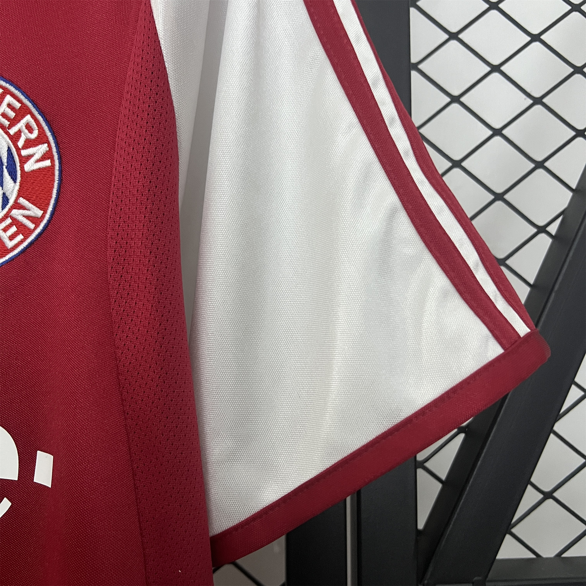 ManixJersey.com | Retro Bayern Munich 2003-04 Home Jersey -Customize Name, Number and Patch | Worldwide Shipping