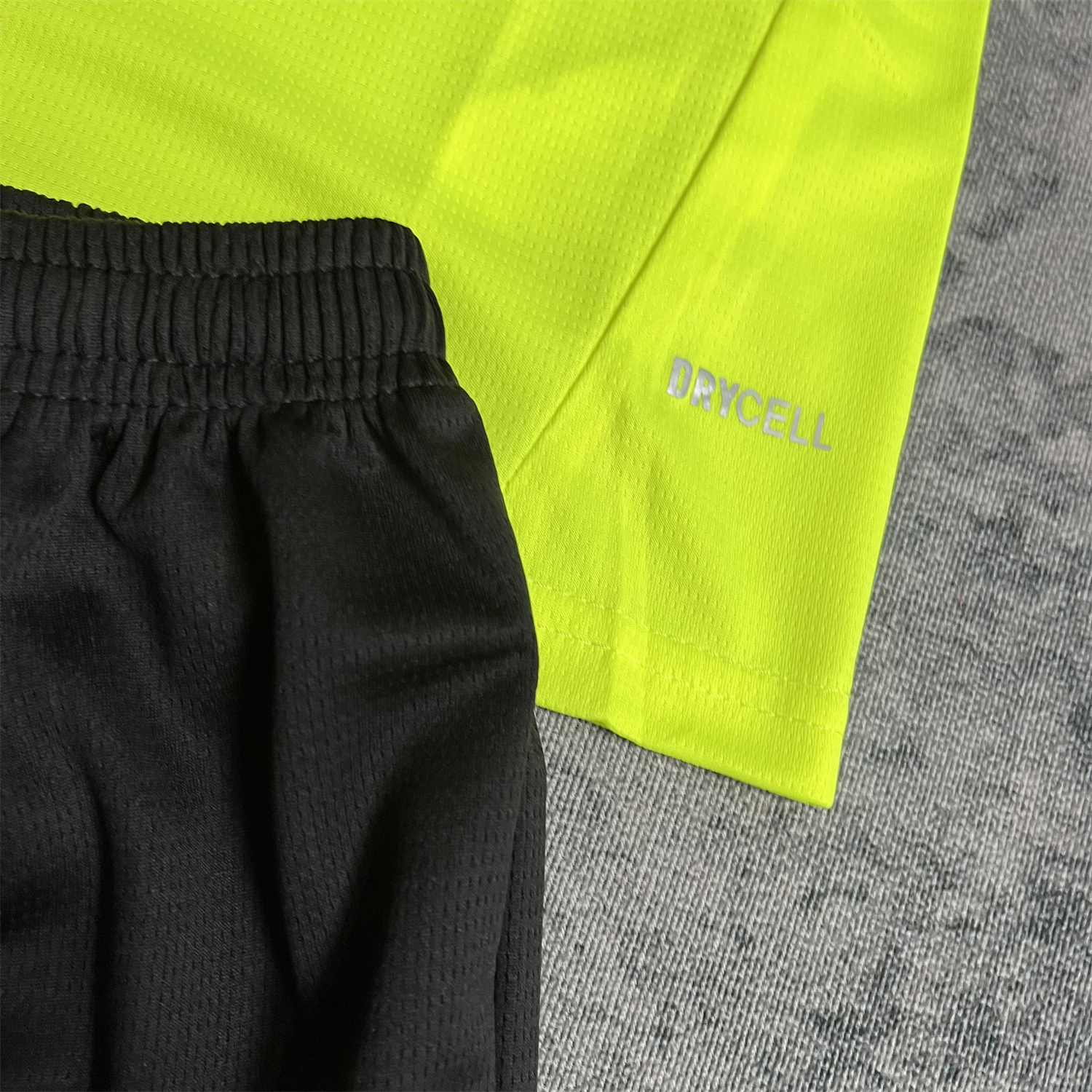 UltraTrikot-Dortmund 24-25 Yellow Alert Special Edition Kids Kit with Black Shorts