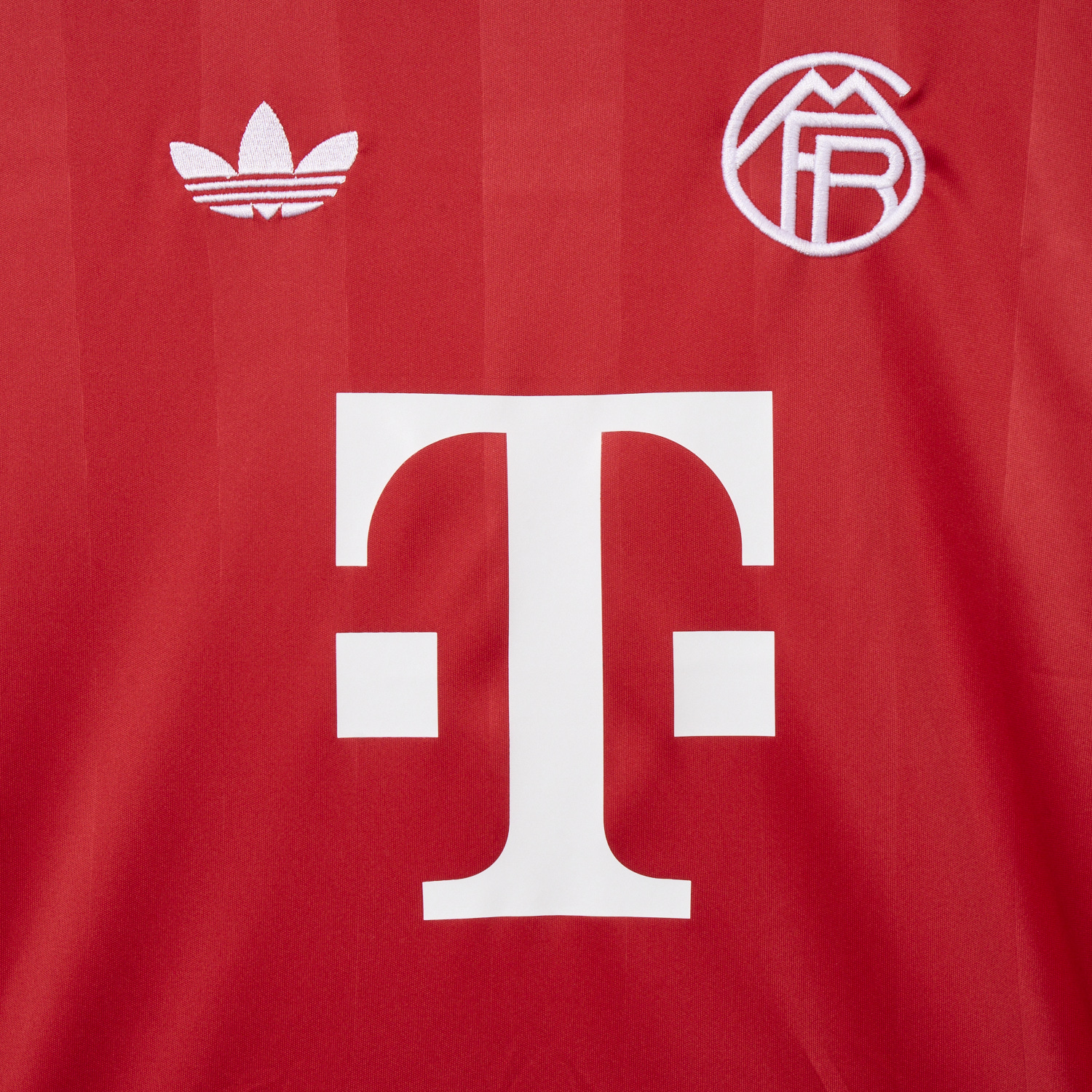 UltraTrikot-Bayern Munich 25-26 Red Trefoil Goalkeeper Jersey - Fans Version