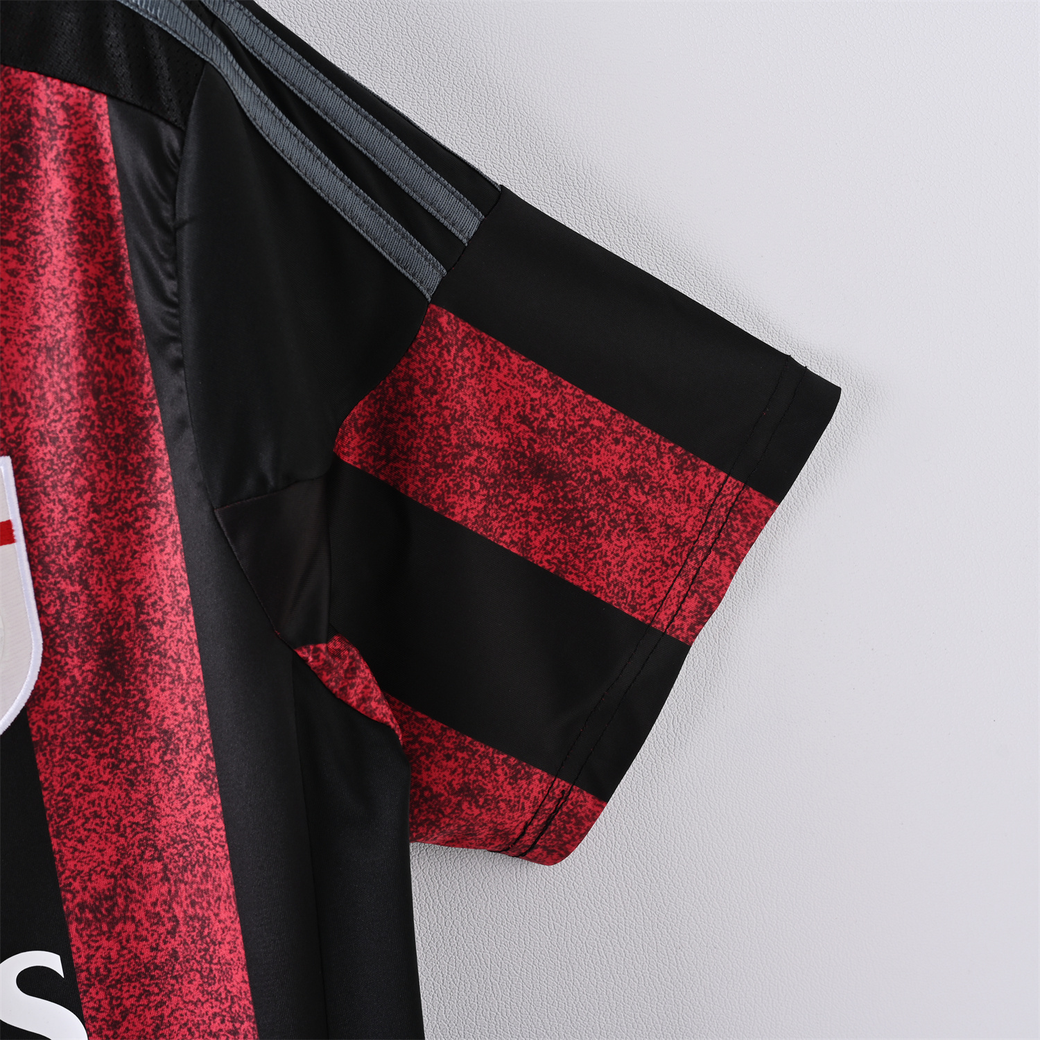 GlobeJersey-Retro AC Milan 2015-16 Home Jersey