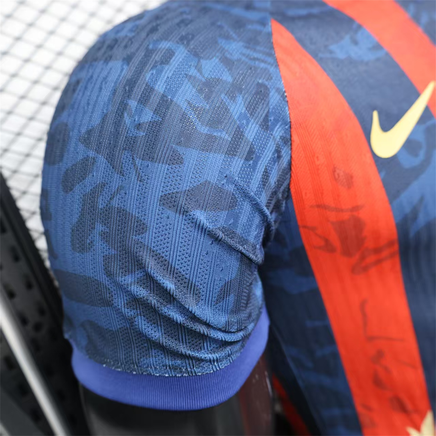 foot-Barcelona 25-26 Yellow Spotify Logo Red & Blue Lines Special Jersey - Player Version