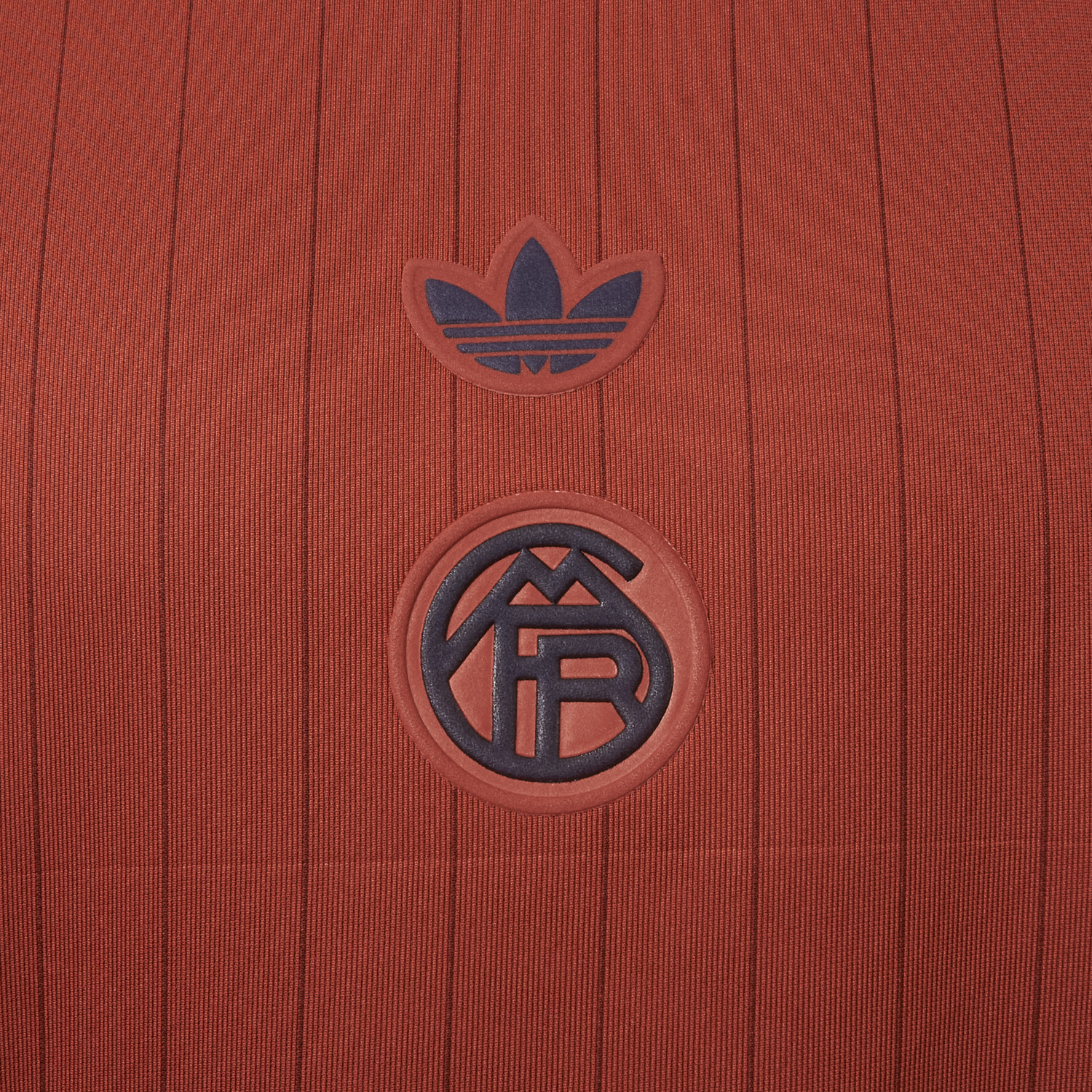 Unitedfootballkit.com | Bayern Munich 25-26 Trefoil Red Travel Jersey - Player Version -Customize Name, Number and Patch | Worldwide Shipping