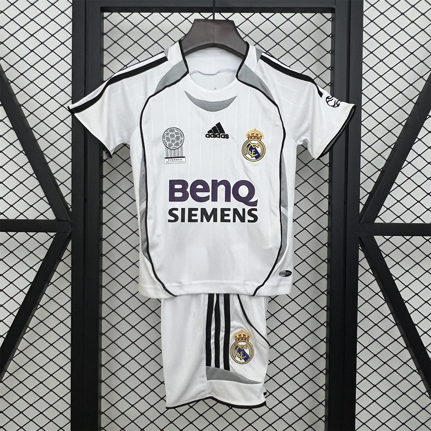 foot-Retro Real Madrid 2006-07 Home Kids Kit