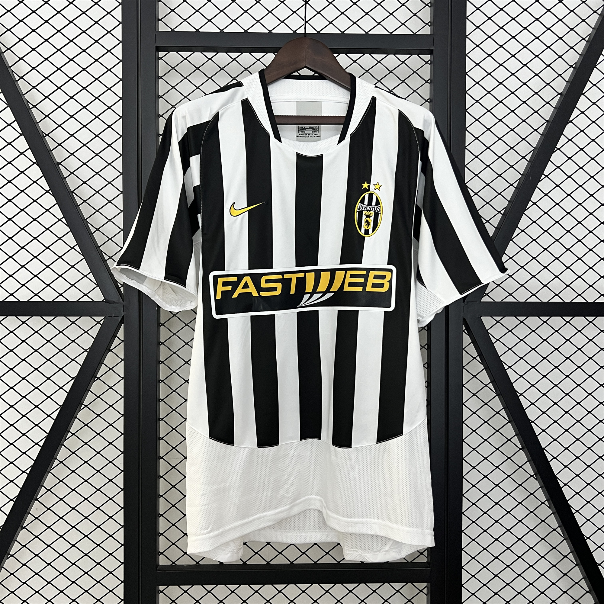 ManixJersey.com | Retro Juventus 2003-04 Home Jersey -Customize Name, Number and Patch | Worldwide Shipping