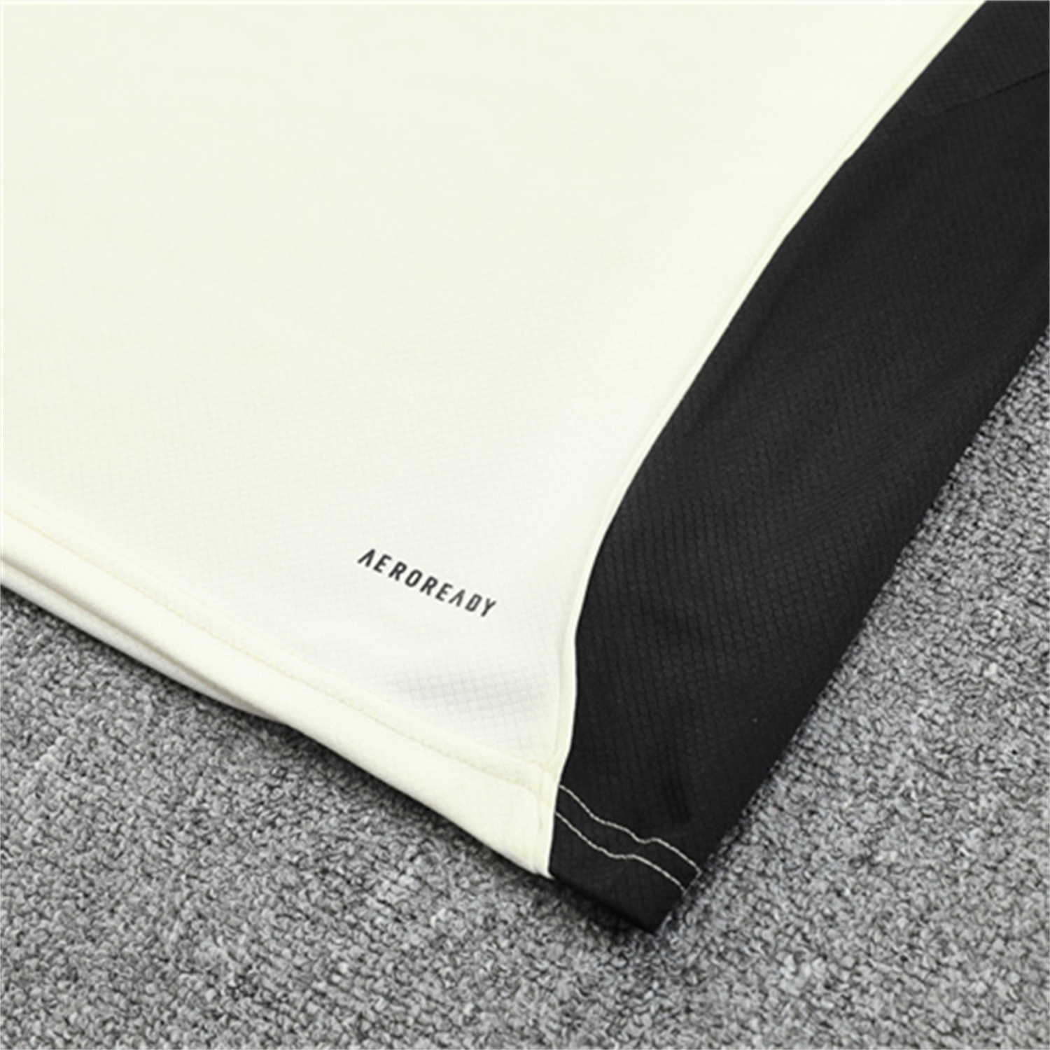 foot-Liver.pool 25-26 Short-Sleeve Training Set Off White Top & Black Shorts