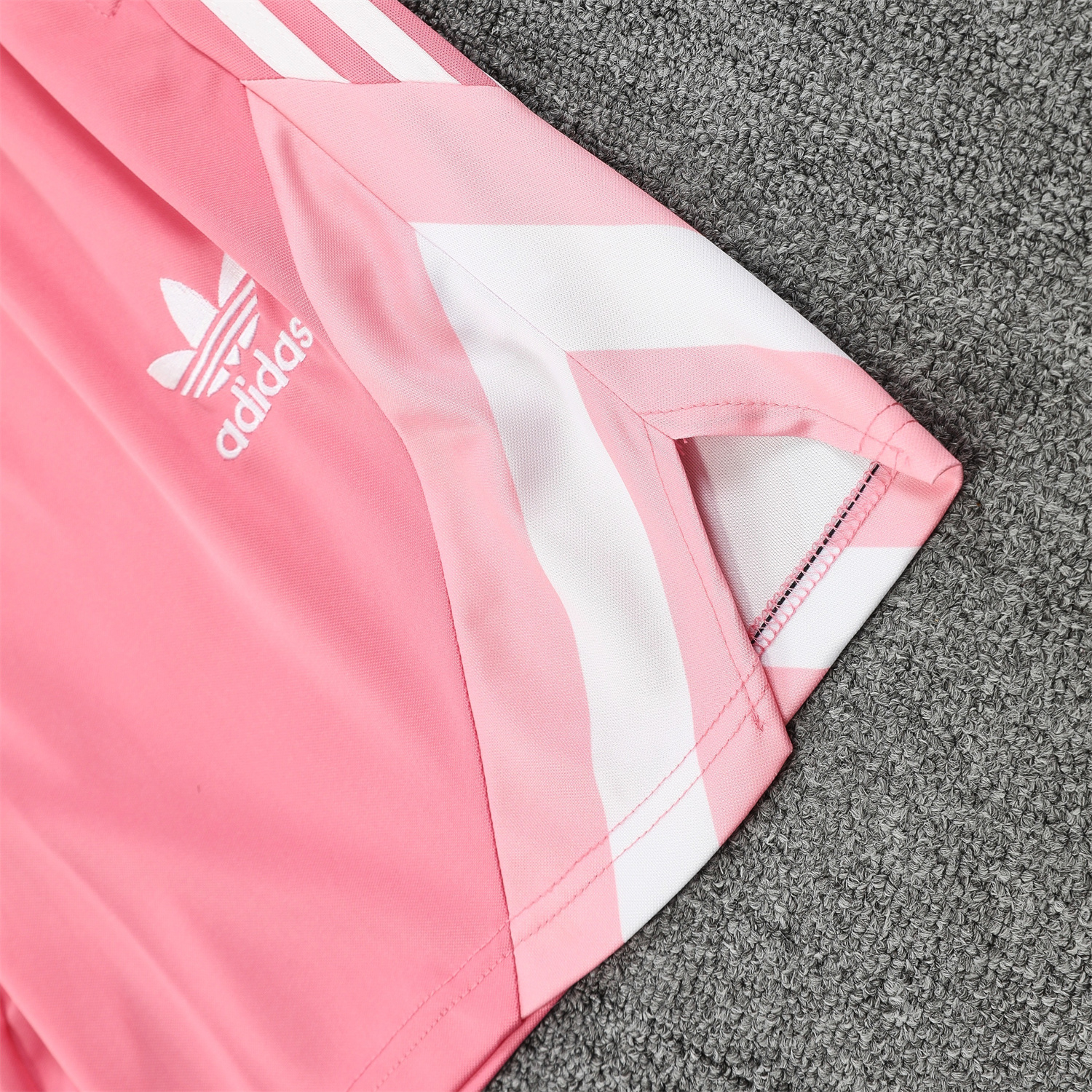 foot-INT M.A.M 25-26 Short-Sleeve Training Set - Pink Top & Pink Shorts