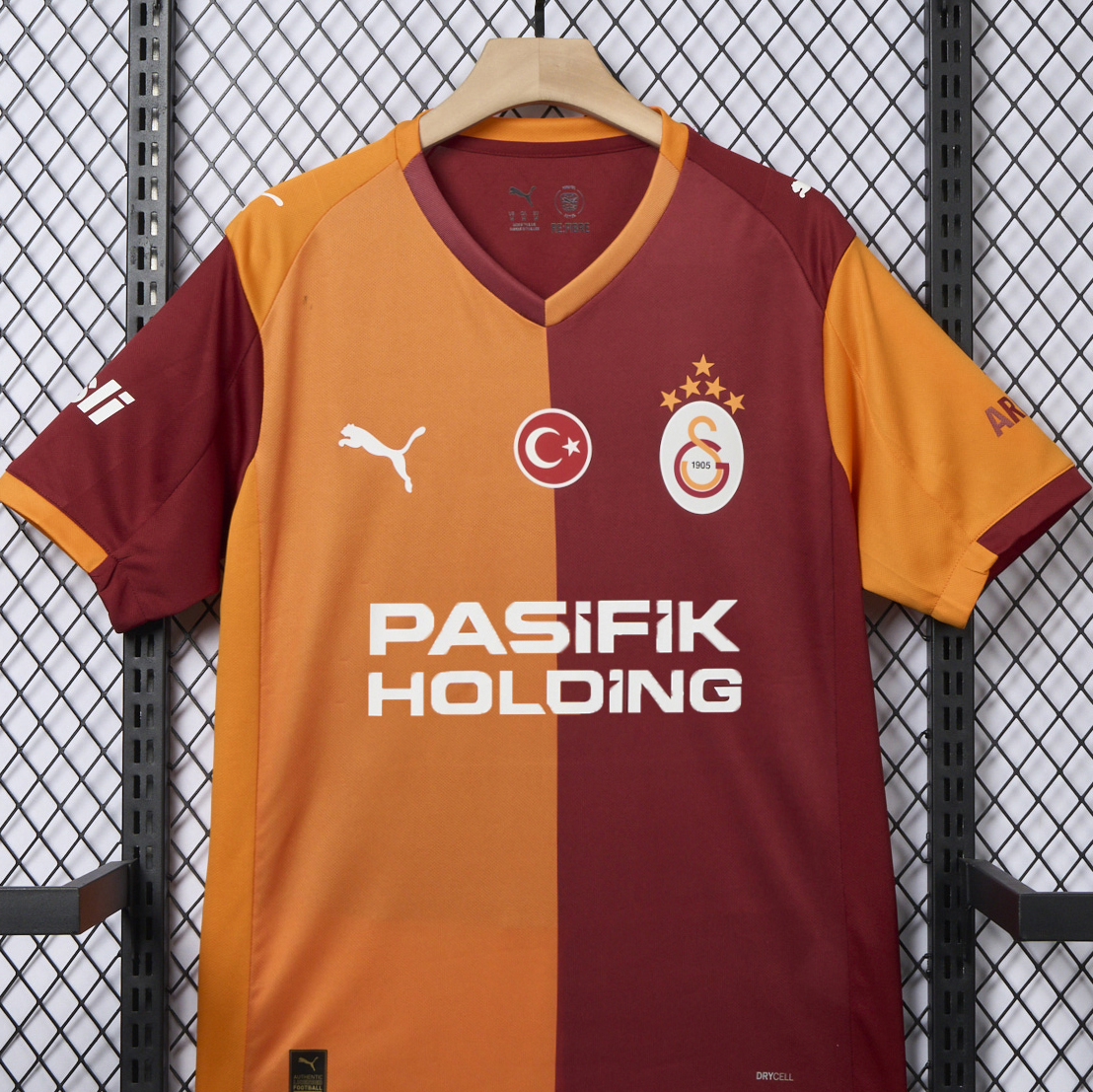 unitedfutballjersey-Galatasaray 25-26 Home Jersey with Five Stars - Fans Version