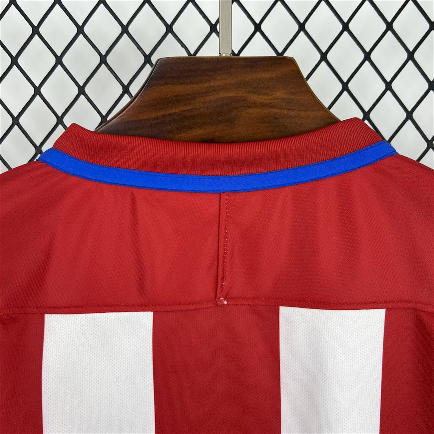 foot-Retro Atletico Madrid 2016-17 Home Jersey