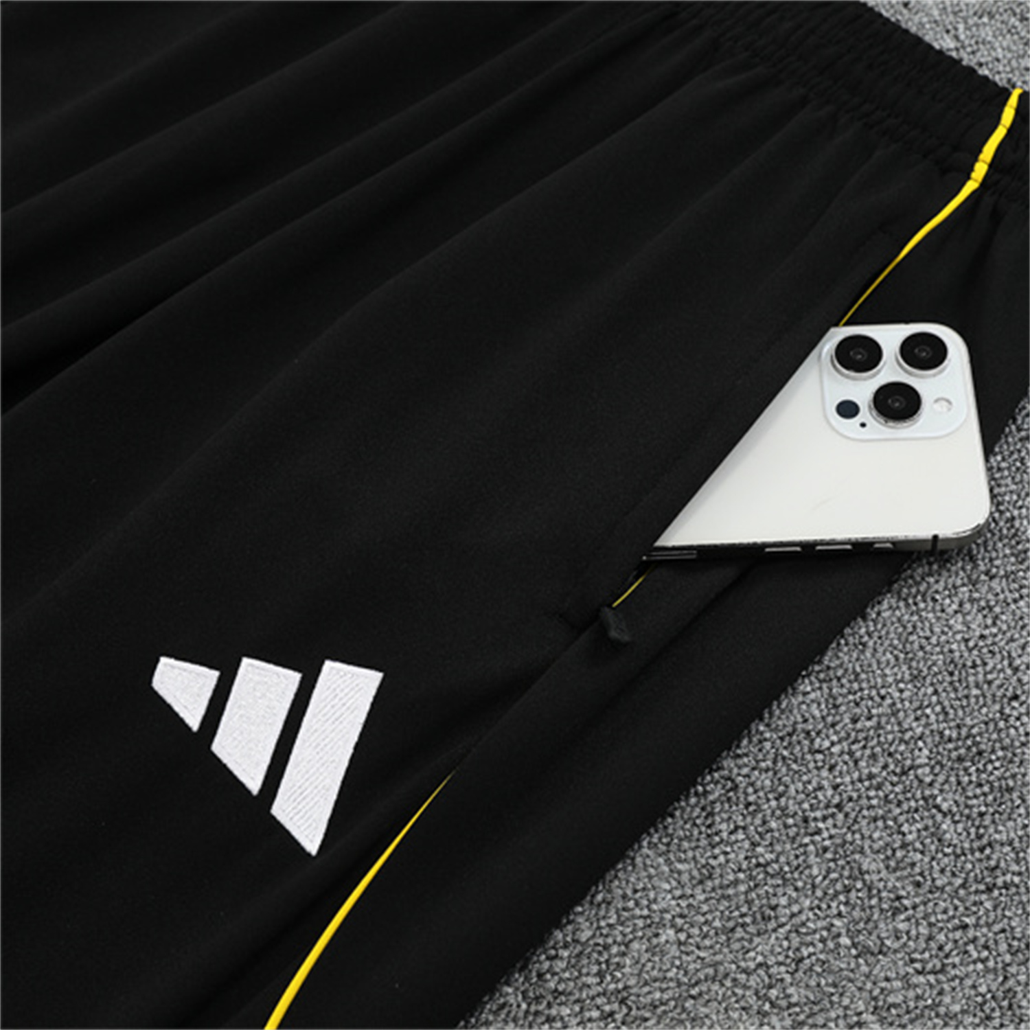 foot-Real Madrid 25-26 Kids Long Sleeve Training Set - Yellow Line White Top and Black Shorts